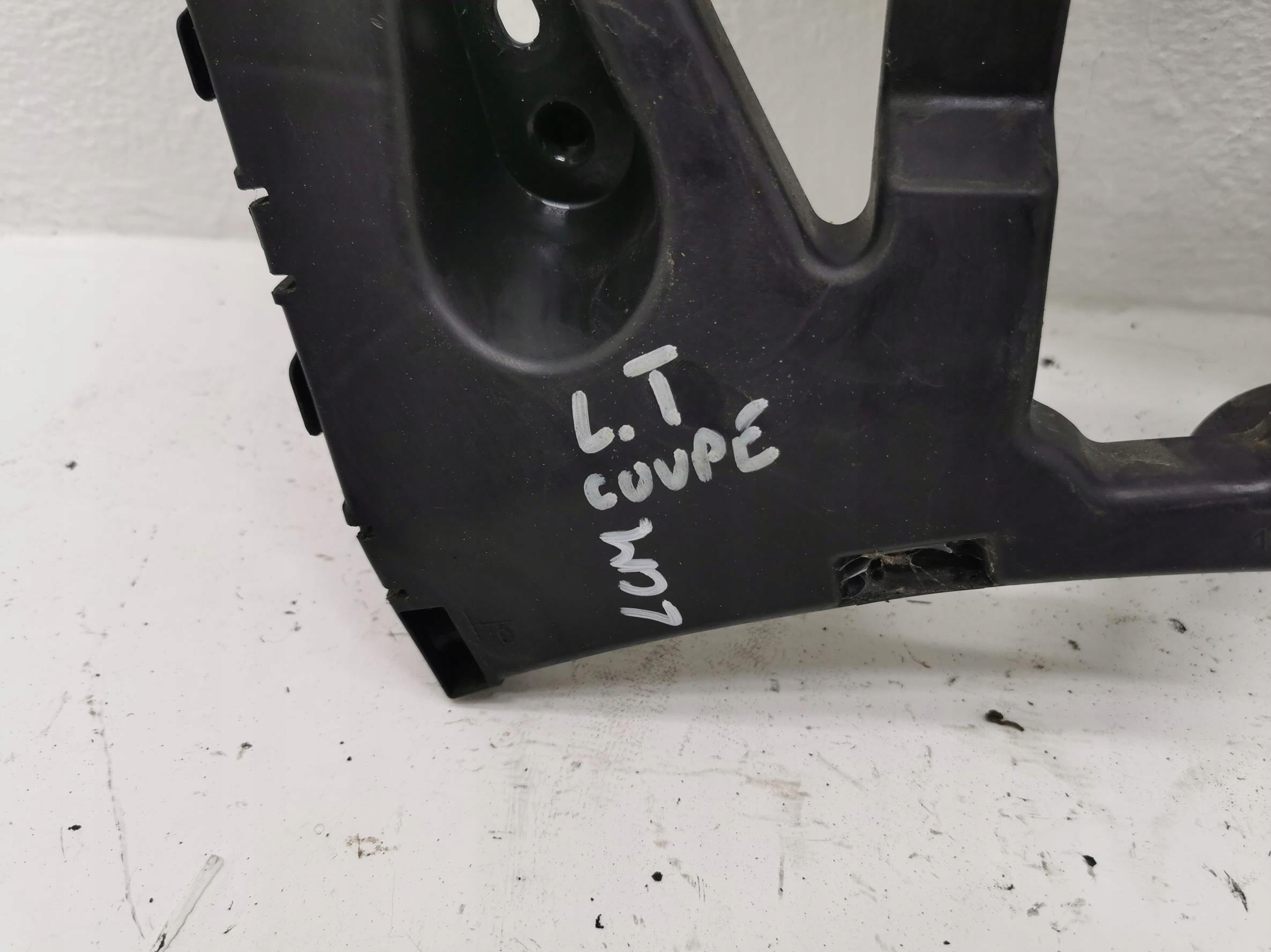 bumper bracket left rear part RENAULT MEGANE III COUPE 850450010R