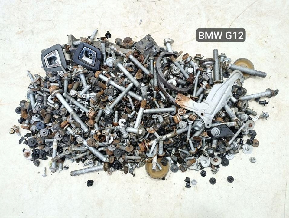 Śruba BMW 7 2016 zestaw