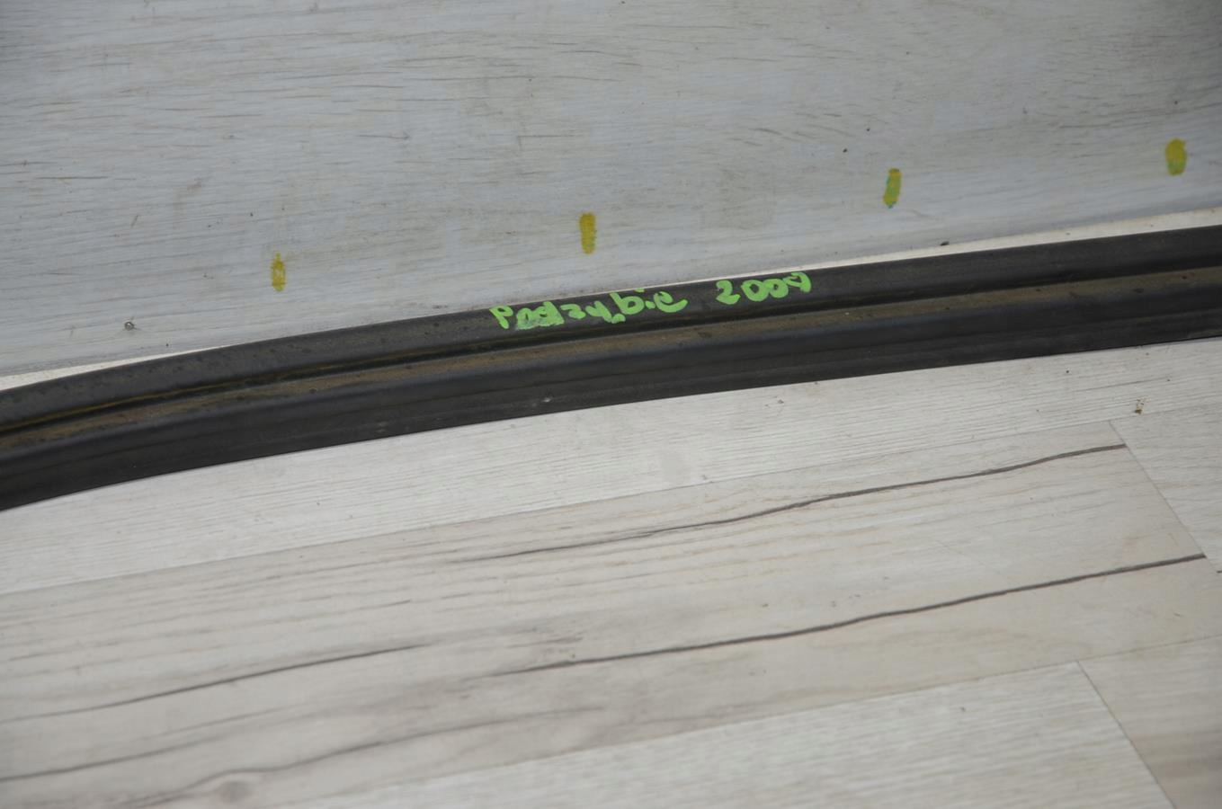 Joint Sous vitre Peugeot 2008 13r