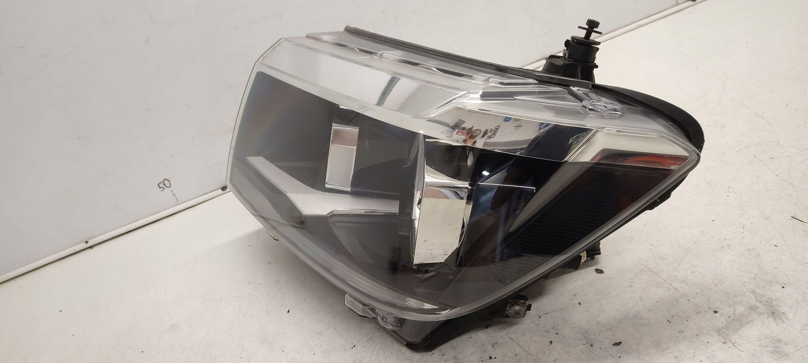 light front front left VW Crafter II 7C0