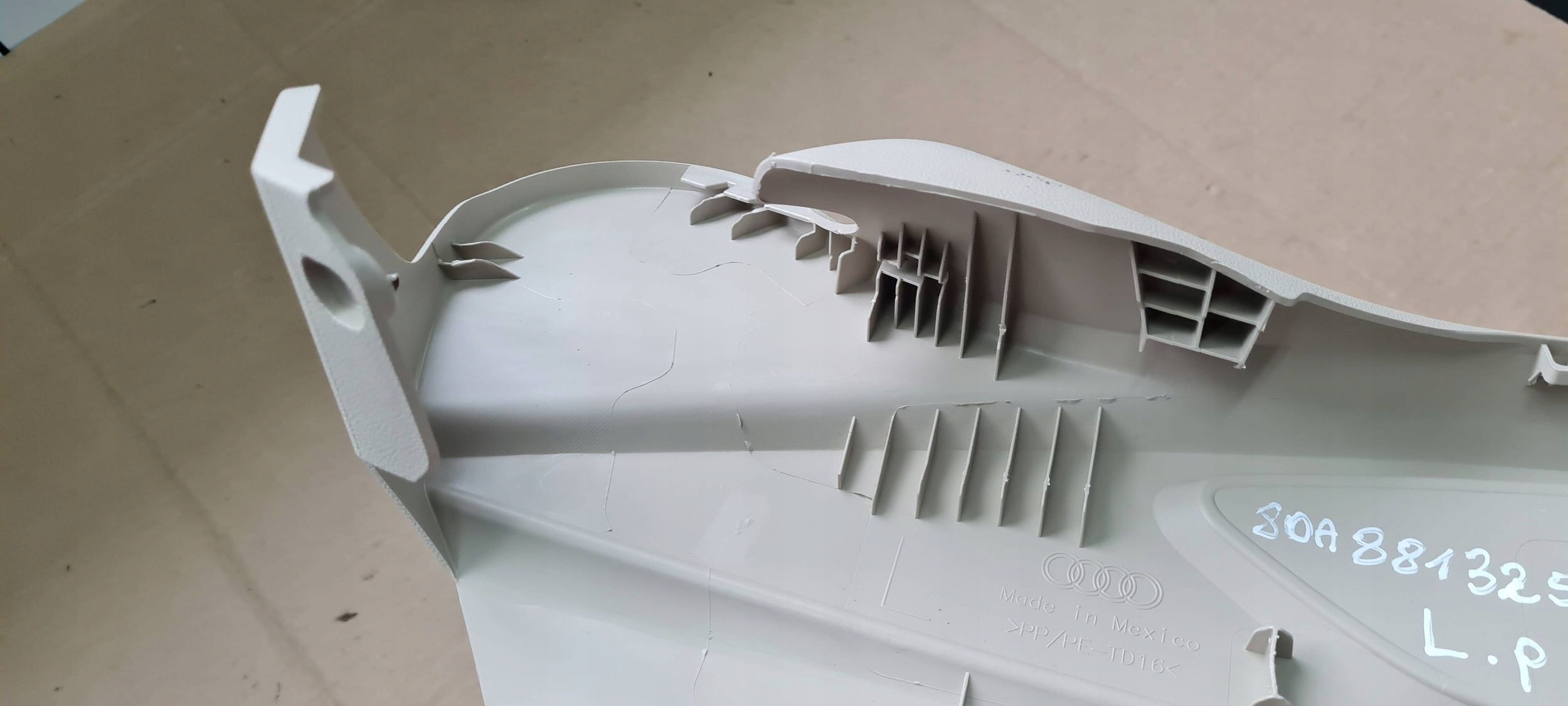 Q5 80A cover seat left front ATLASBEIGE 80A881325