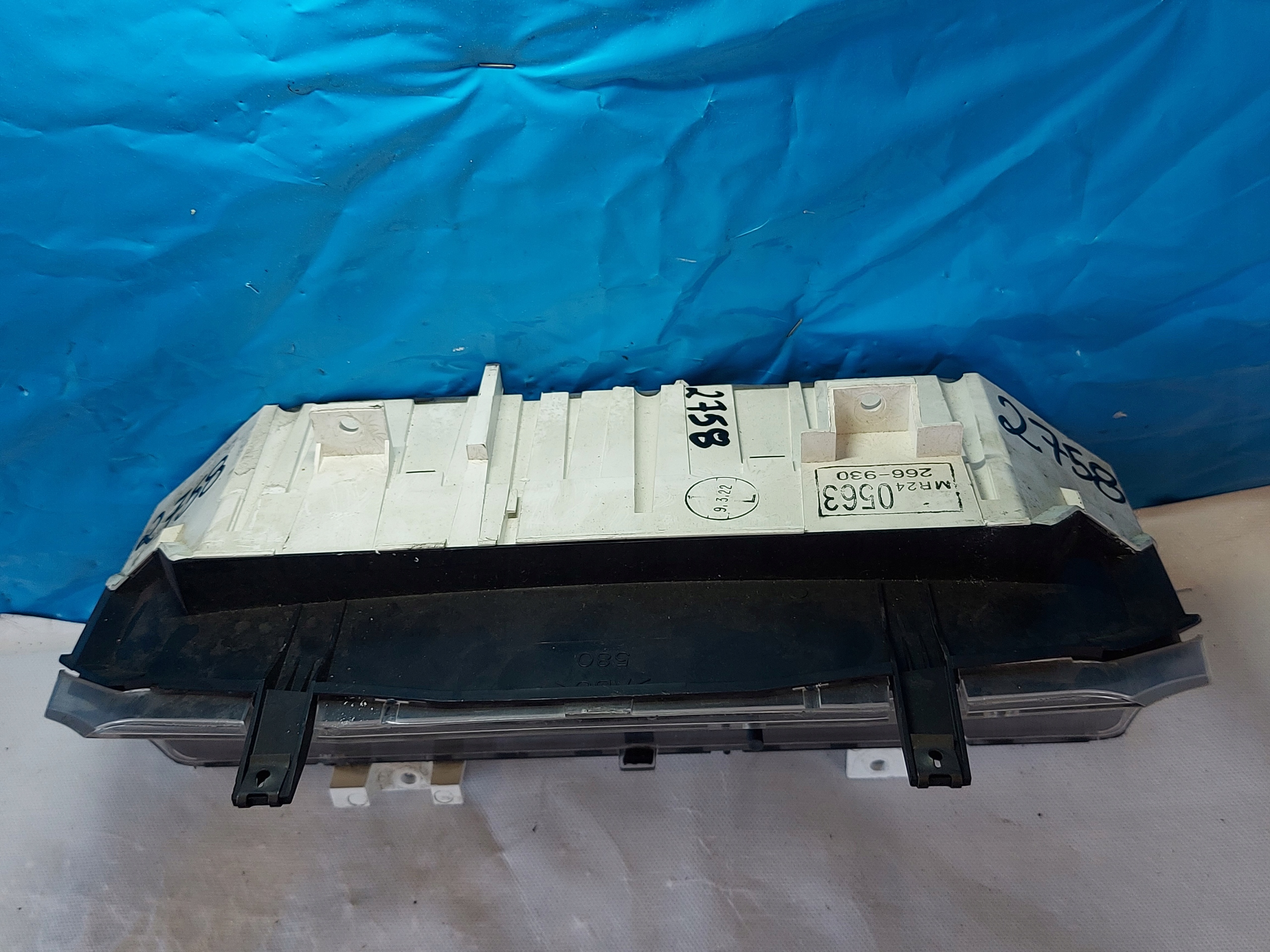 dials clock MITSUBISHI SPACE WAGON 2.0 B MR240563