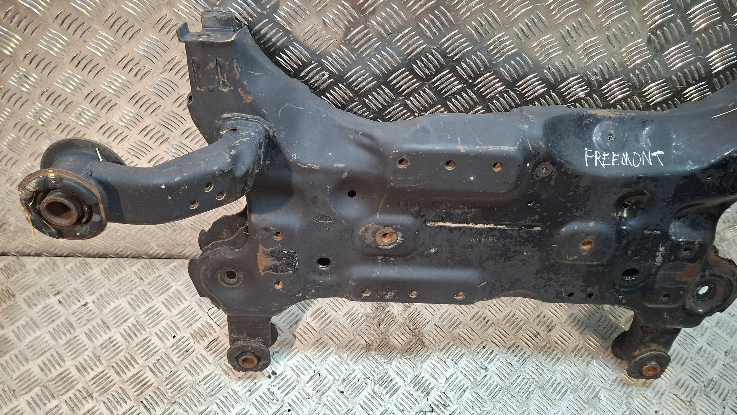axle beam front FIAT FREEMONT 2.0 JTD 4X4 2011