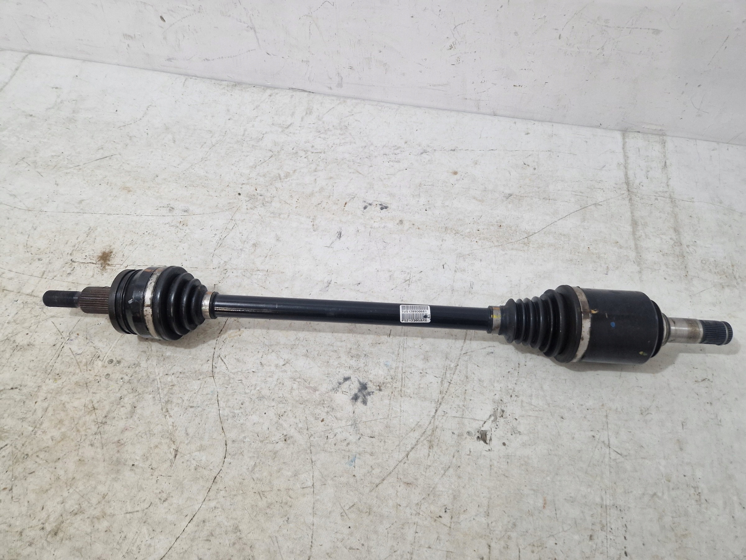 DODGE CHARGER CHALLENGER 2019- semi-axis rear part left = right 52123958AE