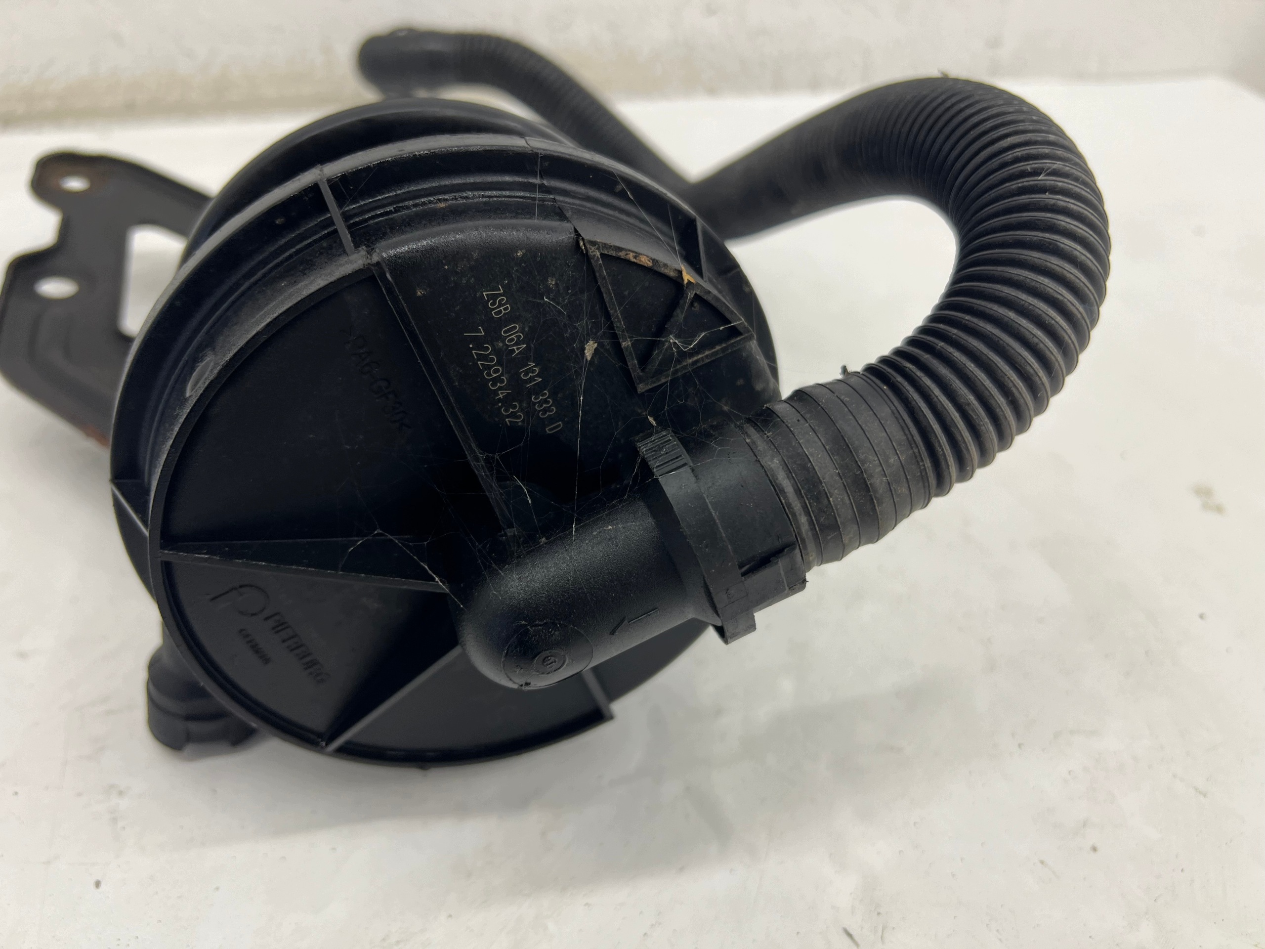 AUDI A7 4G8 A6 C7 pump air WTORNEGO 06A131333D