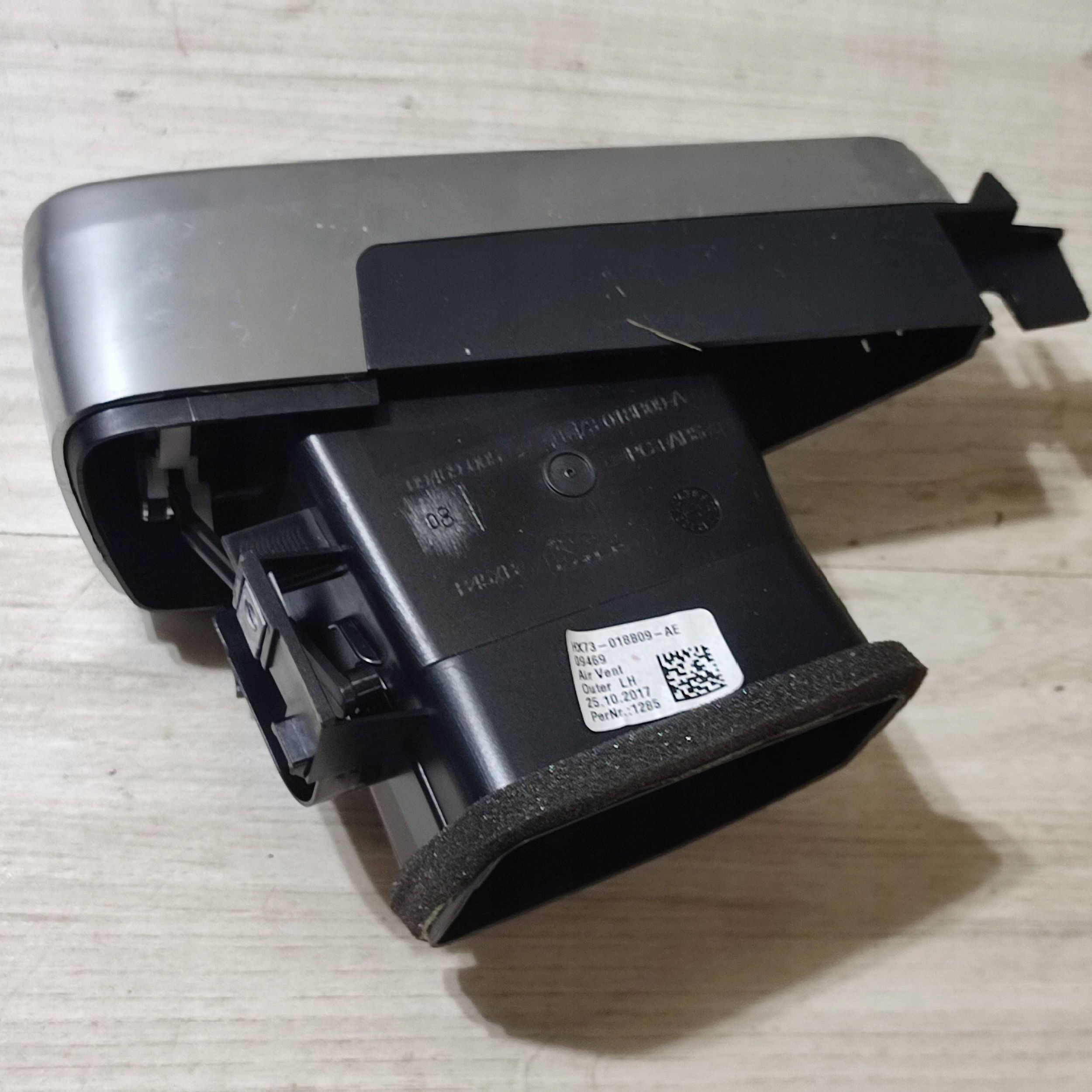 frame kratki air conditioning devices left side Jaguar F-Pace HX73018B09AE