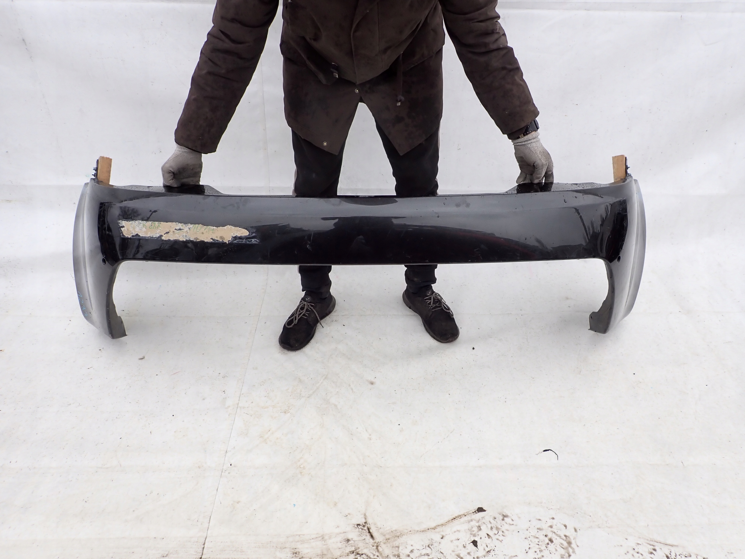 ASTON MARTIN VANTAGE S V12 bumper rear part rear PDC