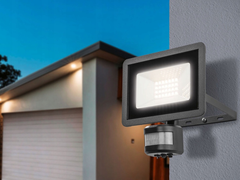 ZEWNETRZNA LAMPA LIVARNO LUX Z CZUJNIKIEM RUCHU Kod producenta 345146