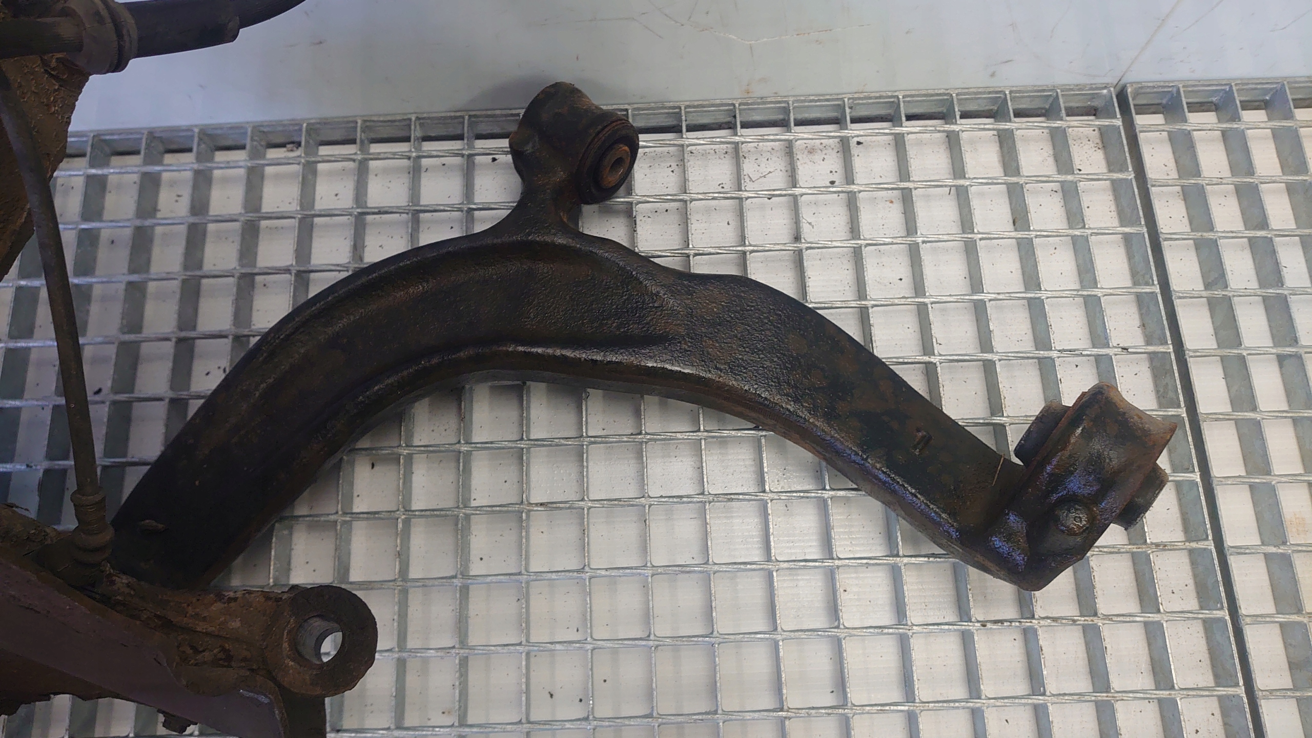 VW T5 2.5 TDI shock absorber swing sususpension KPL left