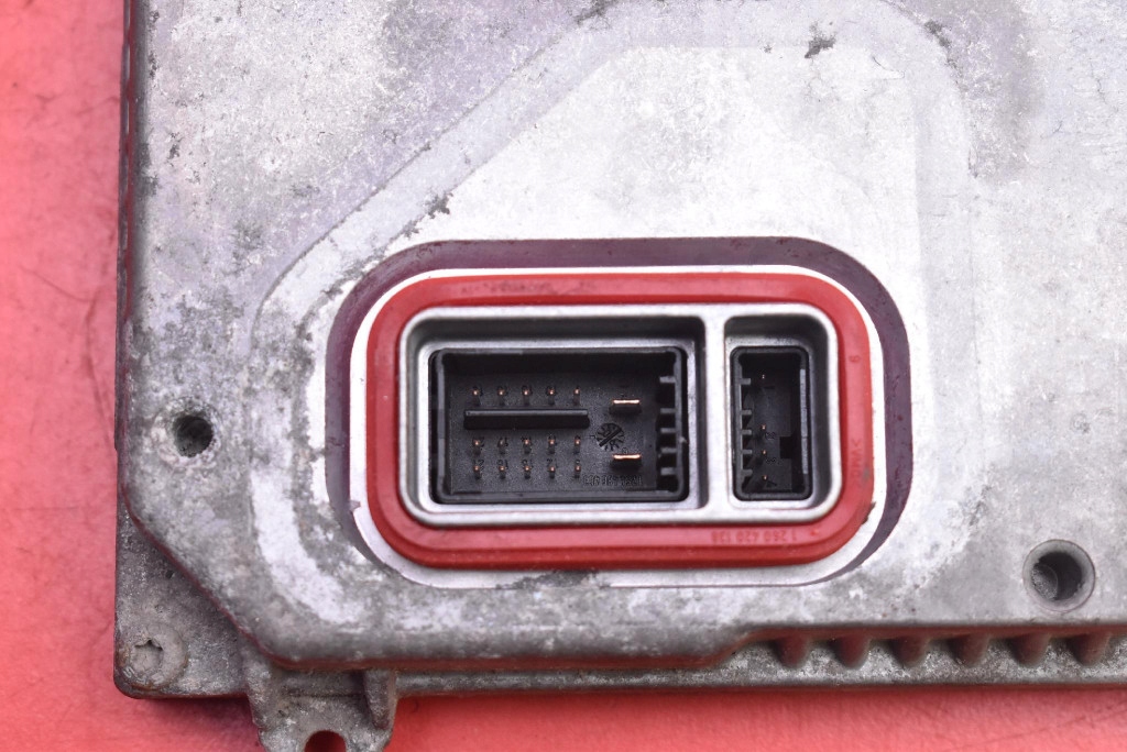 control unit XENON KSENON left 1307329098 VOLVO S40 V40 2 II 04-07