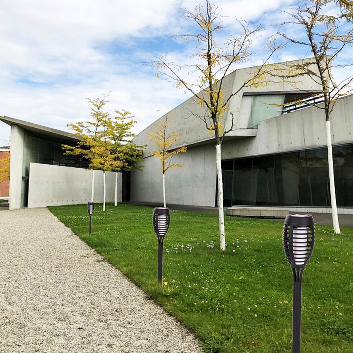 LAMPA SOLARNA LED LATARNIA POCHODNIA WBIJANA PŁOMIEŃ DUŻA Średnica/szerokość 7.5 cm