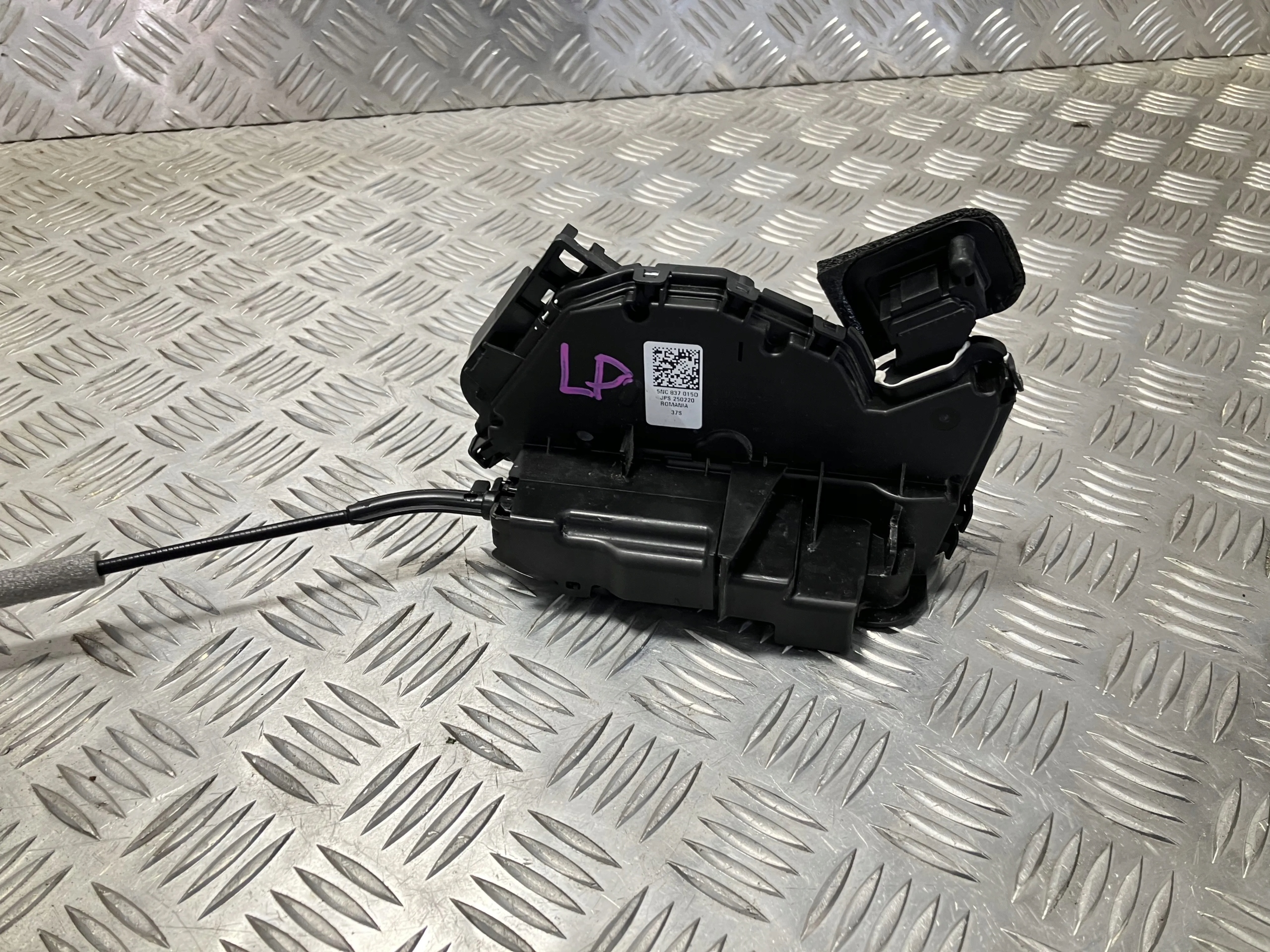 ЗАМОК ДВЕРИ ЛЕВЫЙ ПЕРЕД VW ARTEON 17-