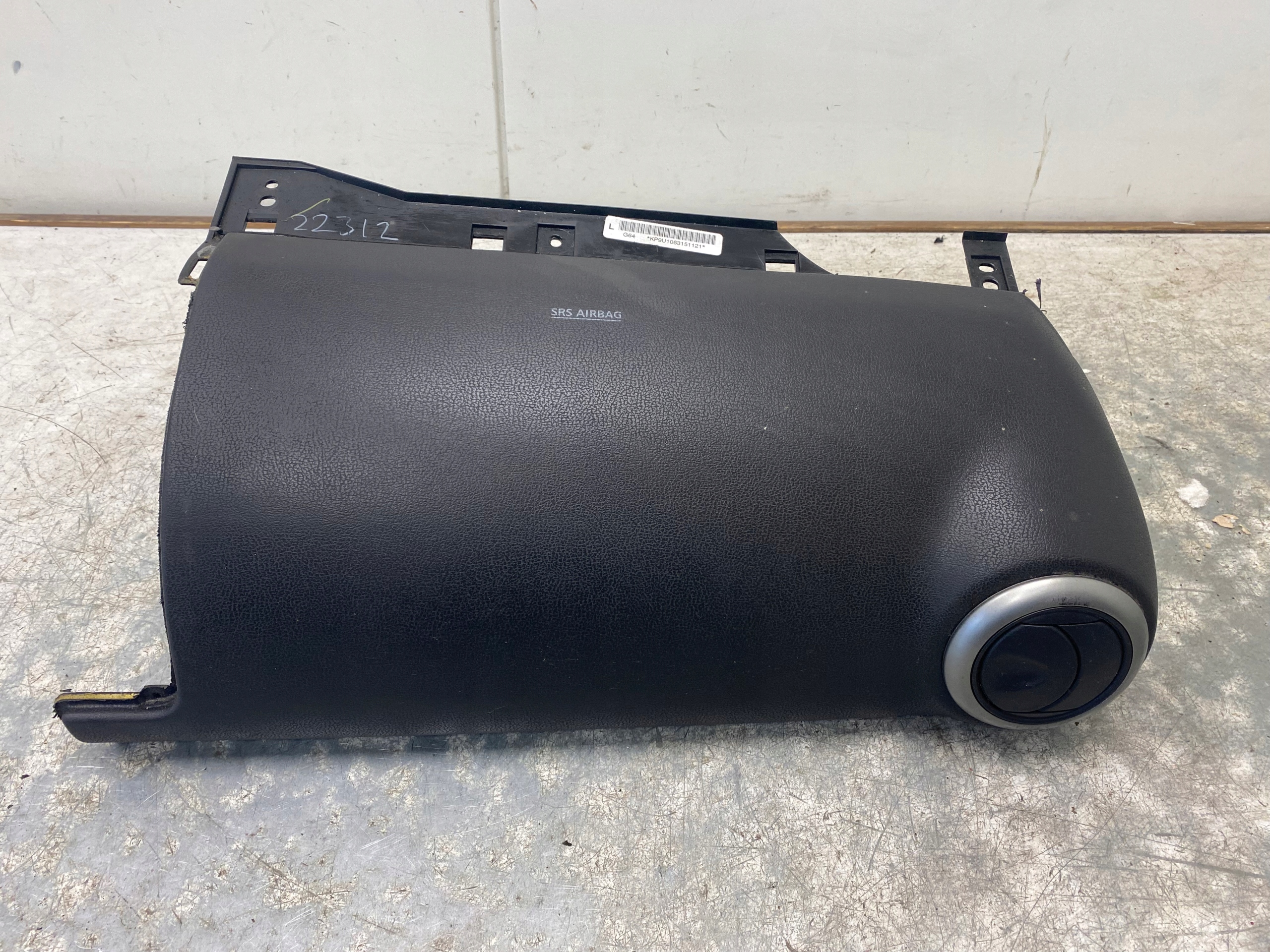 NISSAN NOTE E11 passenger airbag airbag spoiler