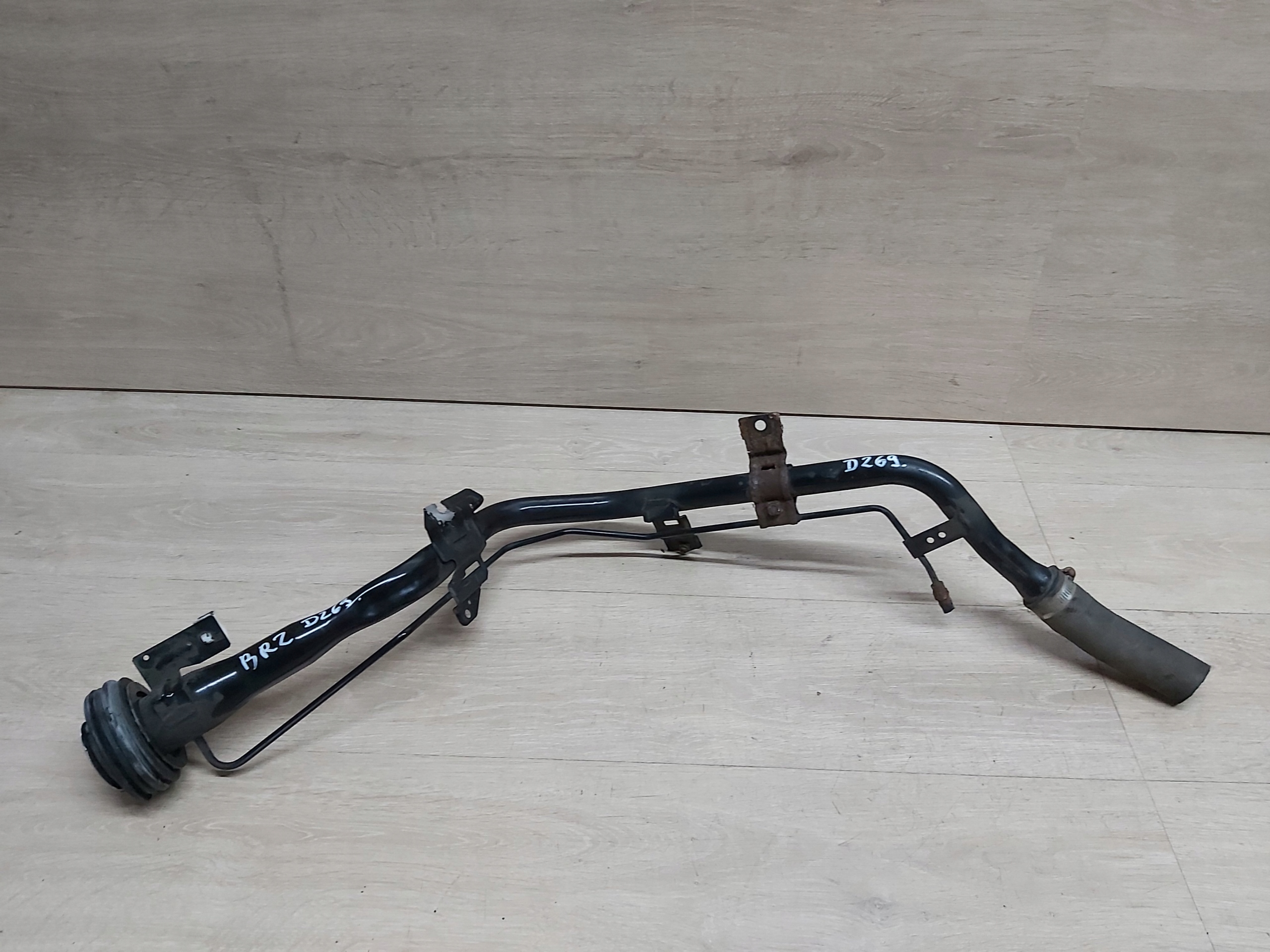 TOYOTA GT86 Rura wlewu paliwa Subaru BRZ Scion