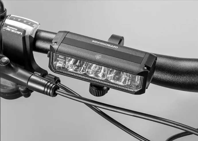 LAMPKA ROWEROWA LED PRZÓD MOCNA 3xLED 900lm Źródło światła dioda LED