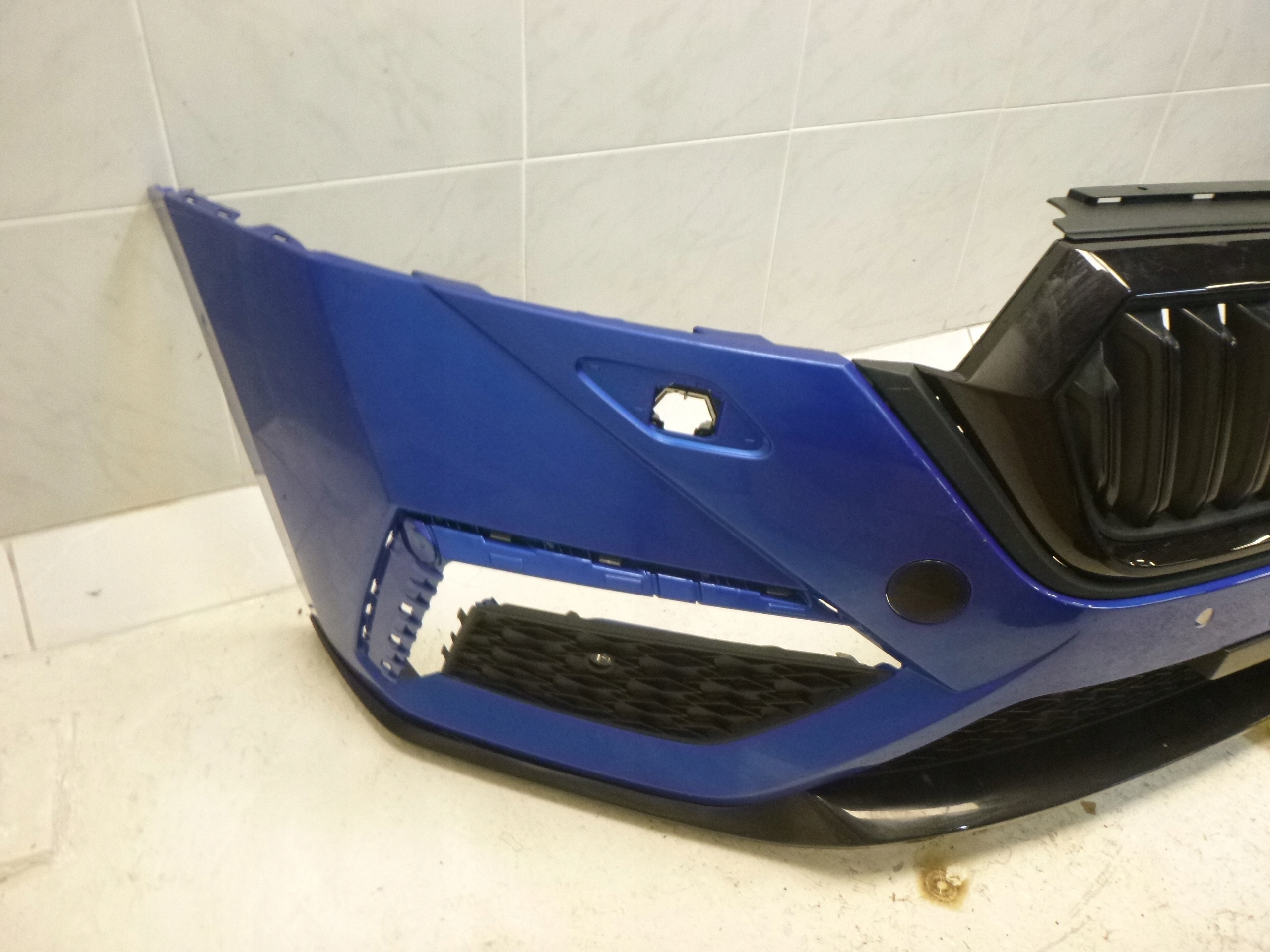 SKODA OCTAVIA IV 4 RS bumper front grill front