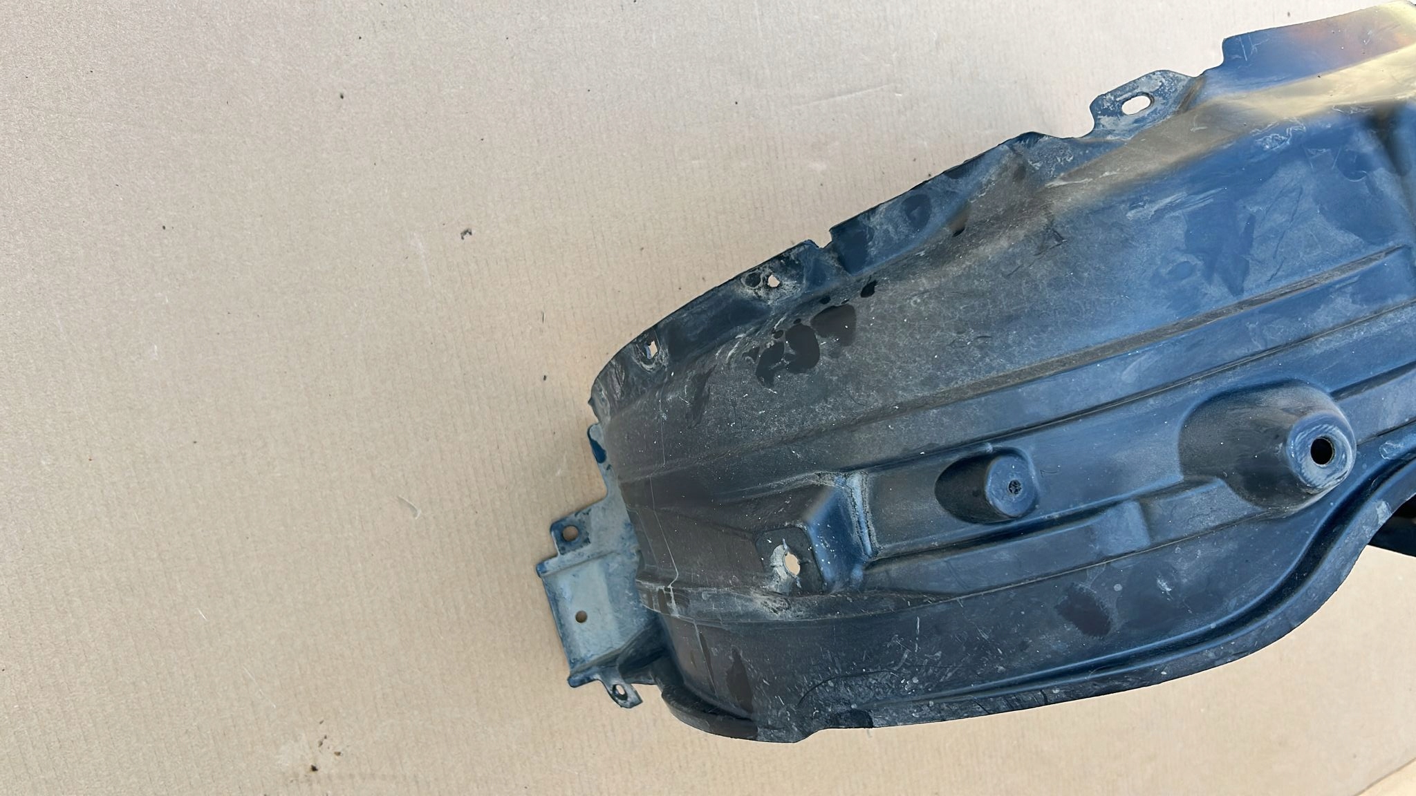 mudguard left left front front TOYOTA YARIS IV 20