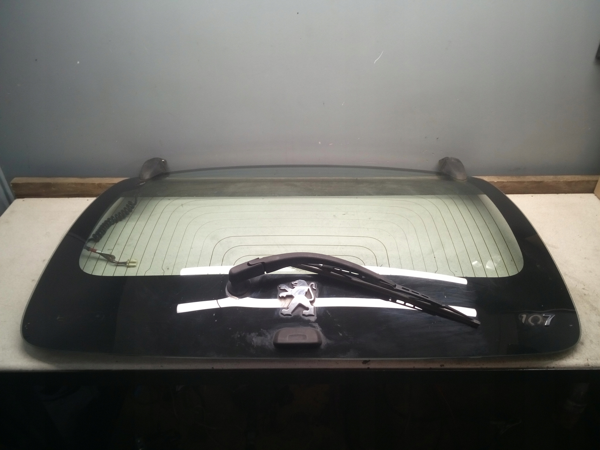 6549BGSHO - PEUGEOT 107 ЗАДНЕЕ СТЕКЛО БАГАЖНИКА