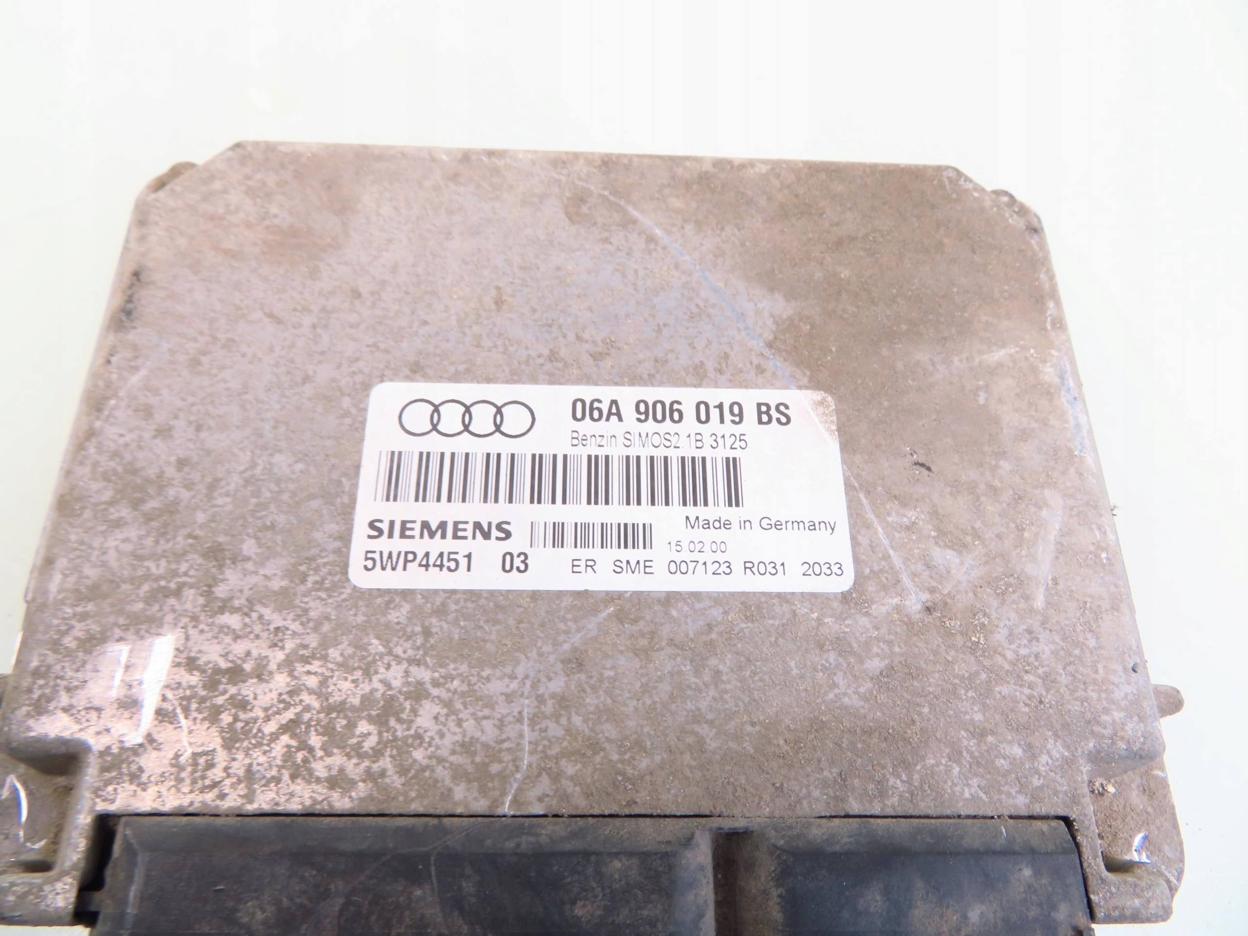 control unit of the engine AUDI A3 8L 06A 906 019 BS