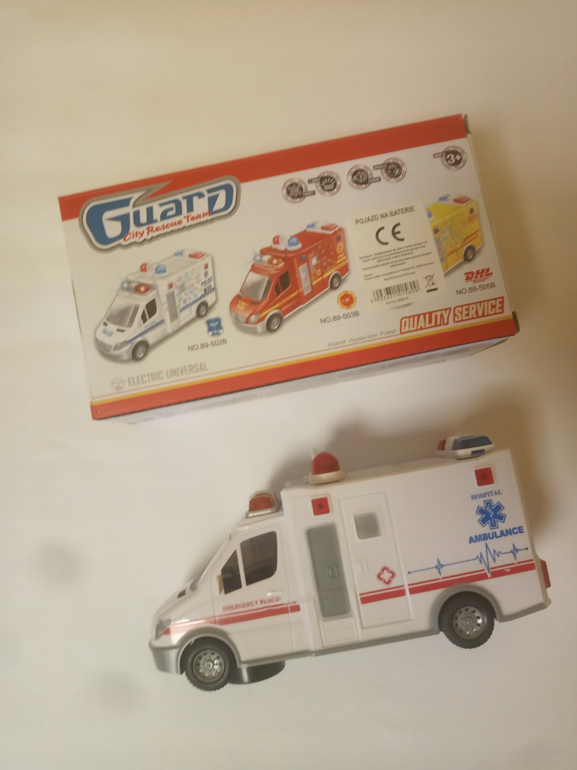 AMBULANS KARETKA ZABAWKA ŚWITAŁO DŹWIĘK NAPĘD AUTO Marka Madej