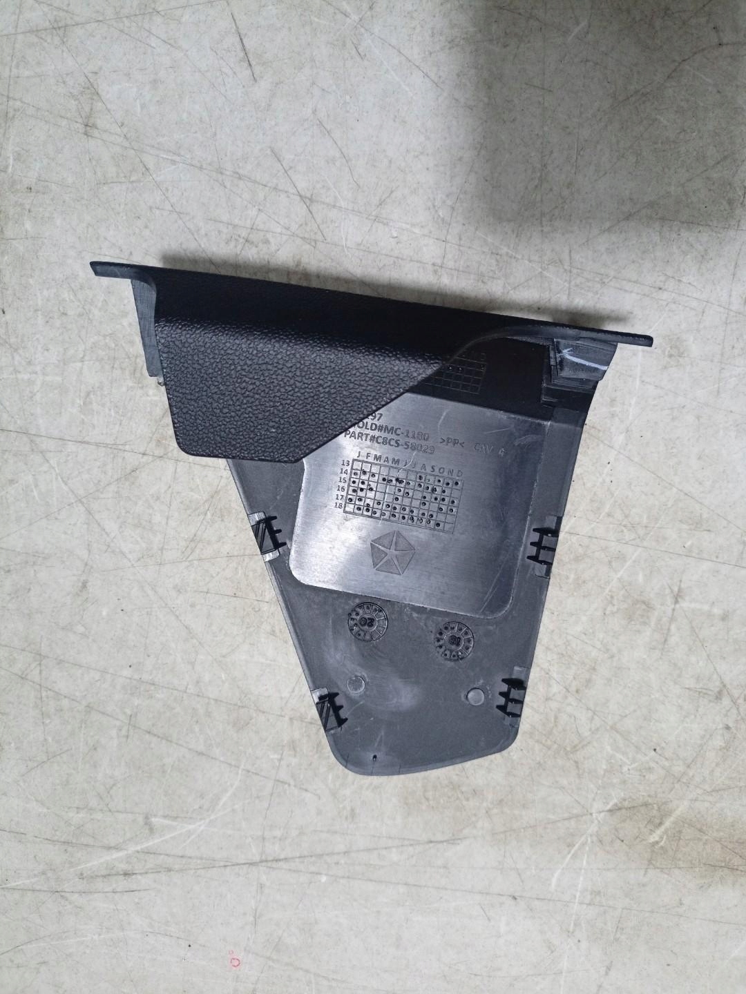 cover seat front left side Chrysler Town and Country 5 facelift 2012