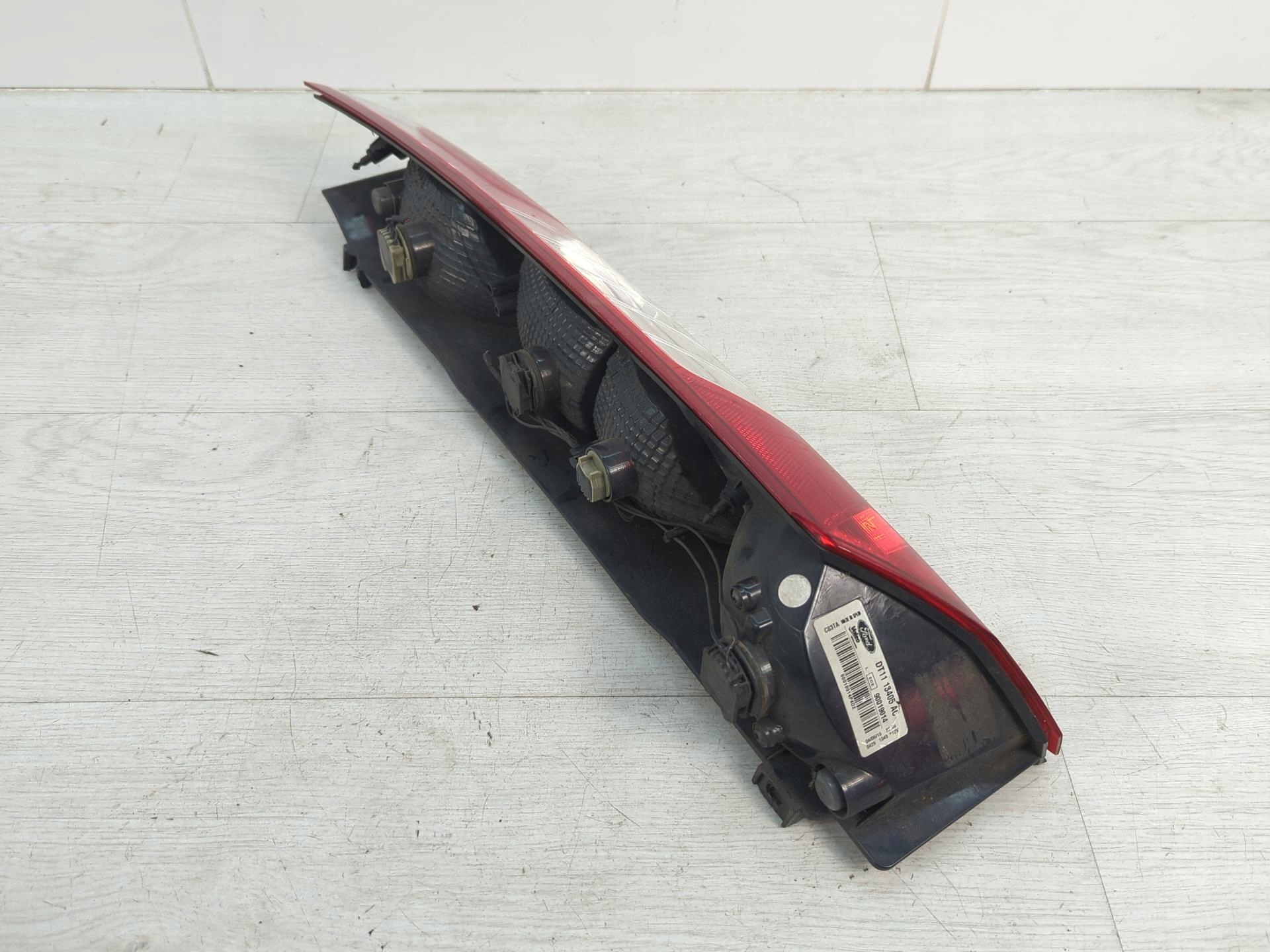 фонарь правый FORD TRANSIT DT1113405AC