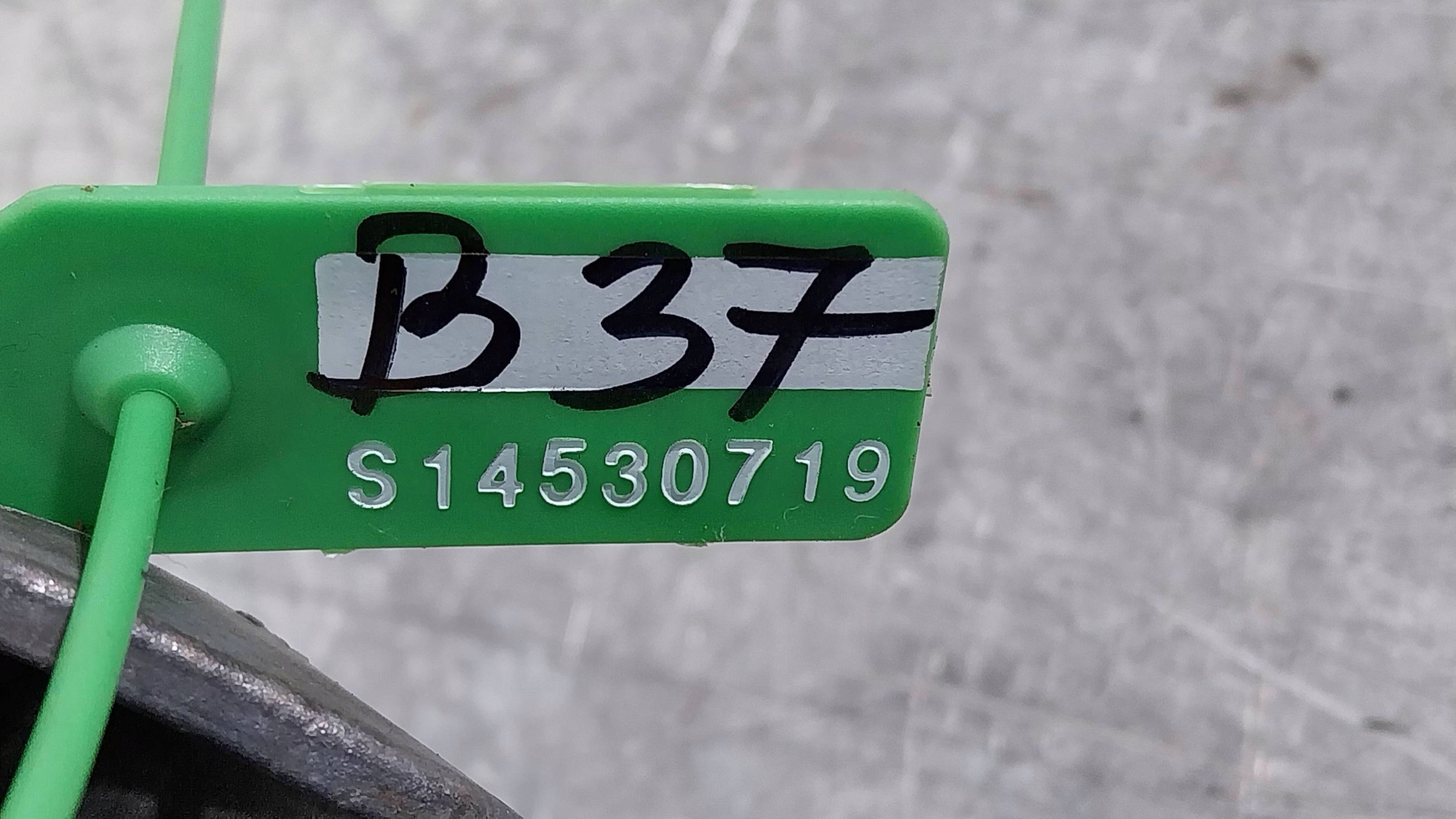 shock absorber left front 6884817 BMW 1 F40