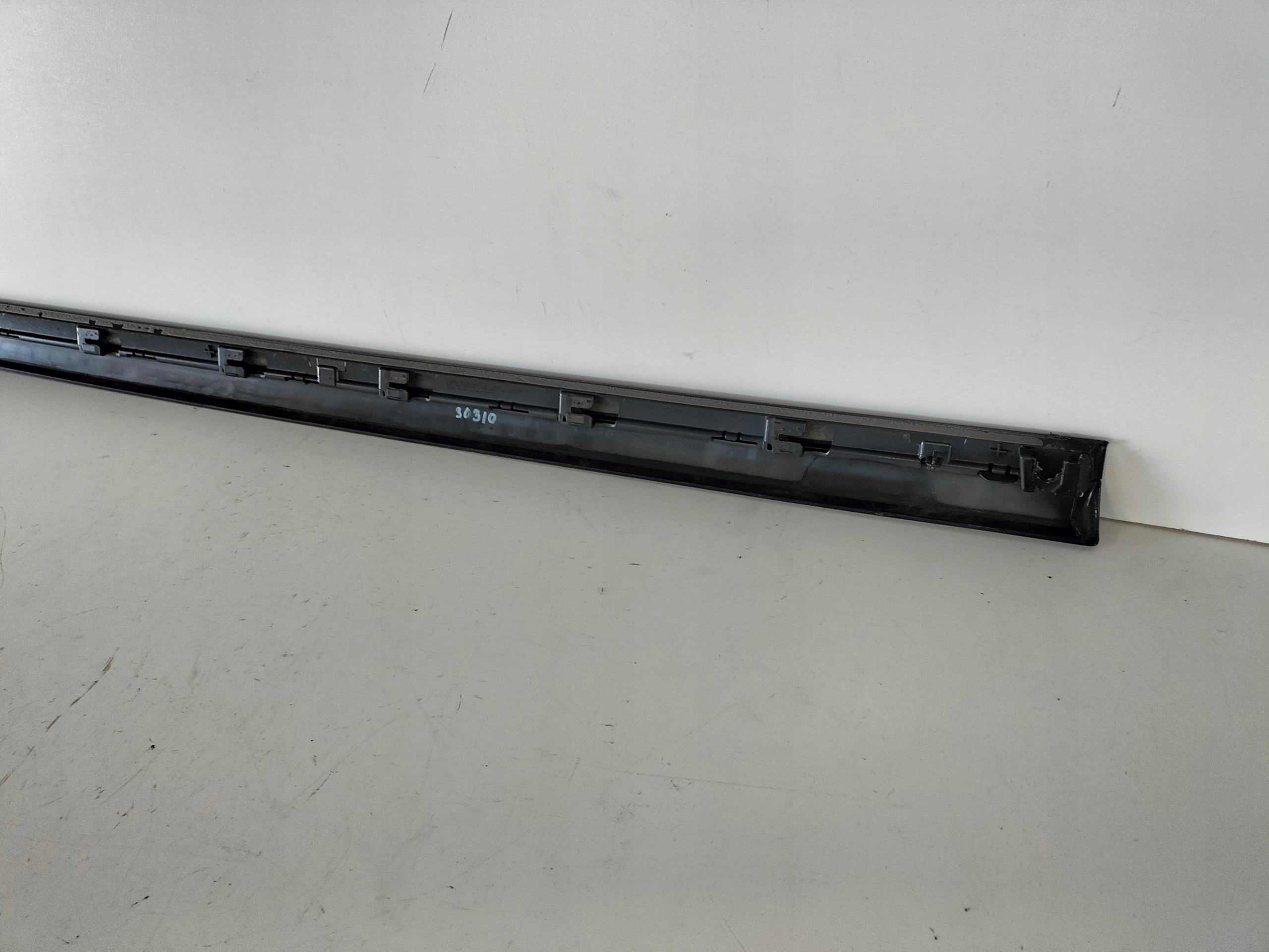 moulding door front right VW PASSAT B8 14