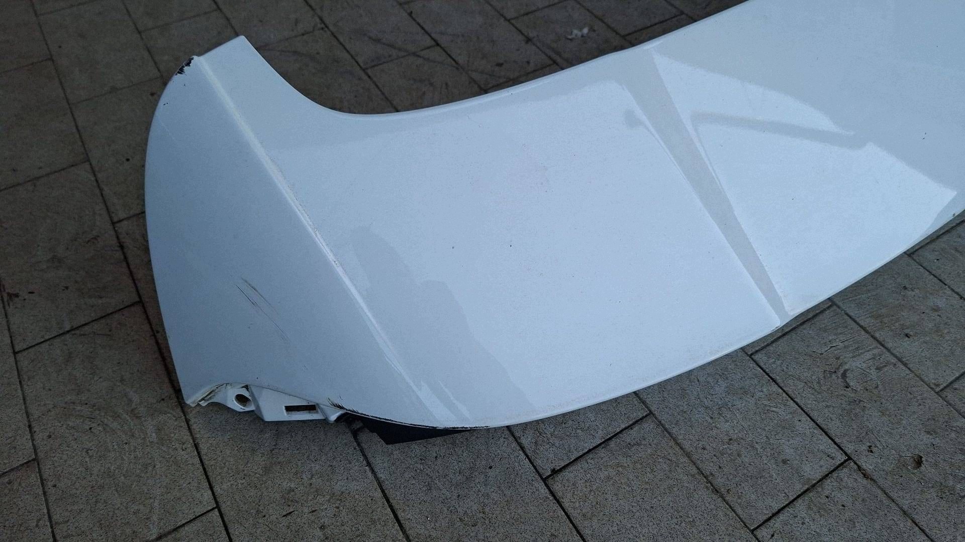 Spoiler couverture lotka du capot coffre Mazda CX-60