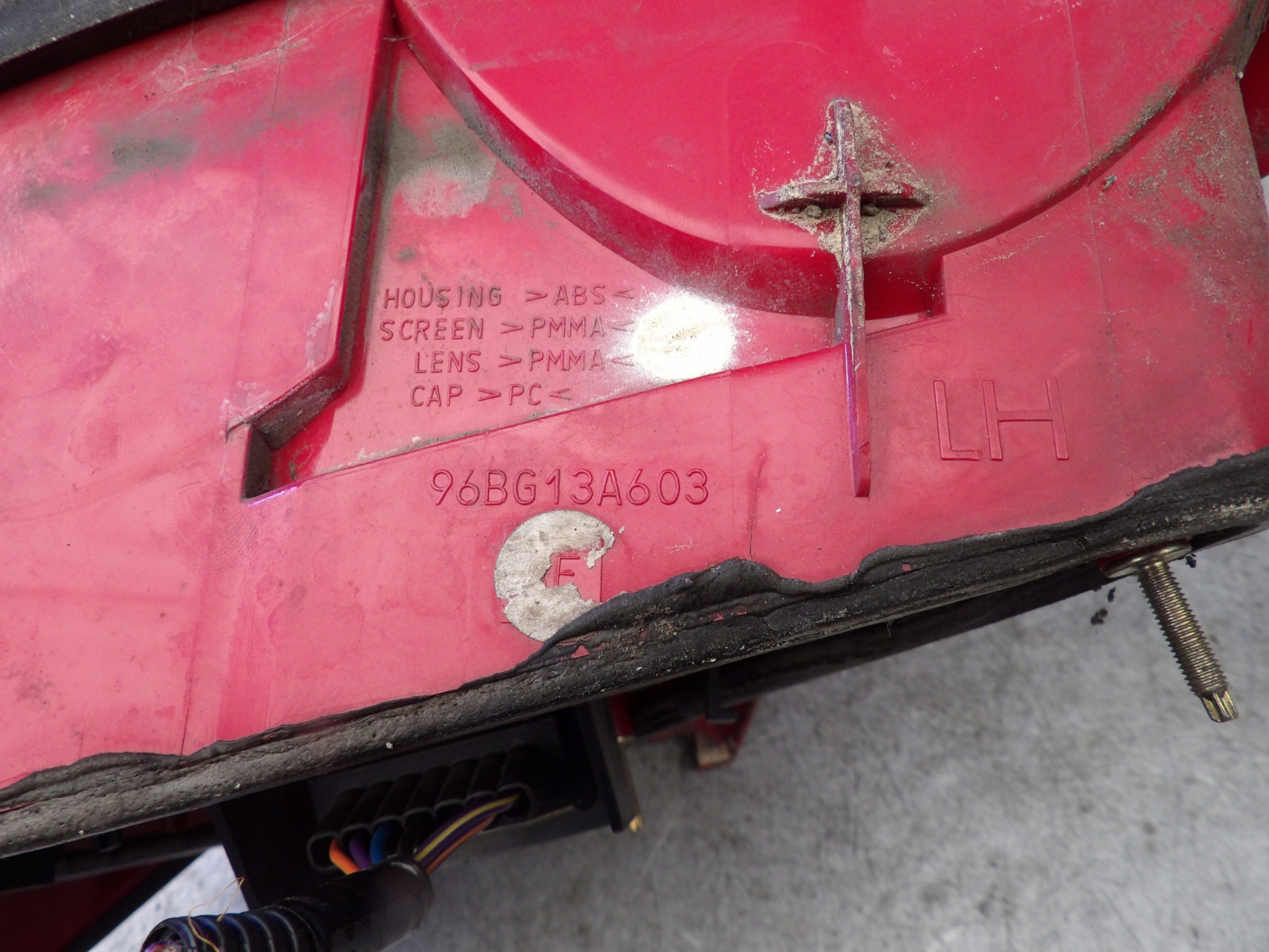 Ford Mondeo MK2 light rear left HB