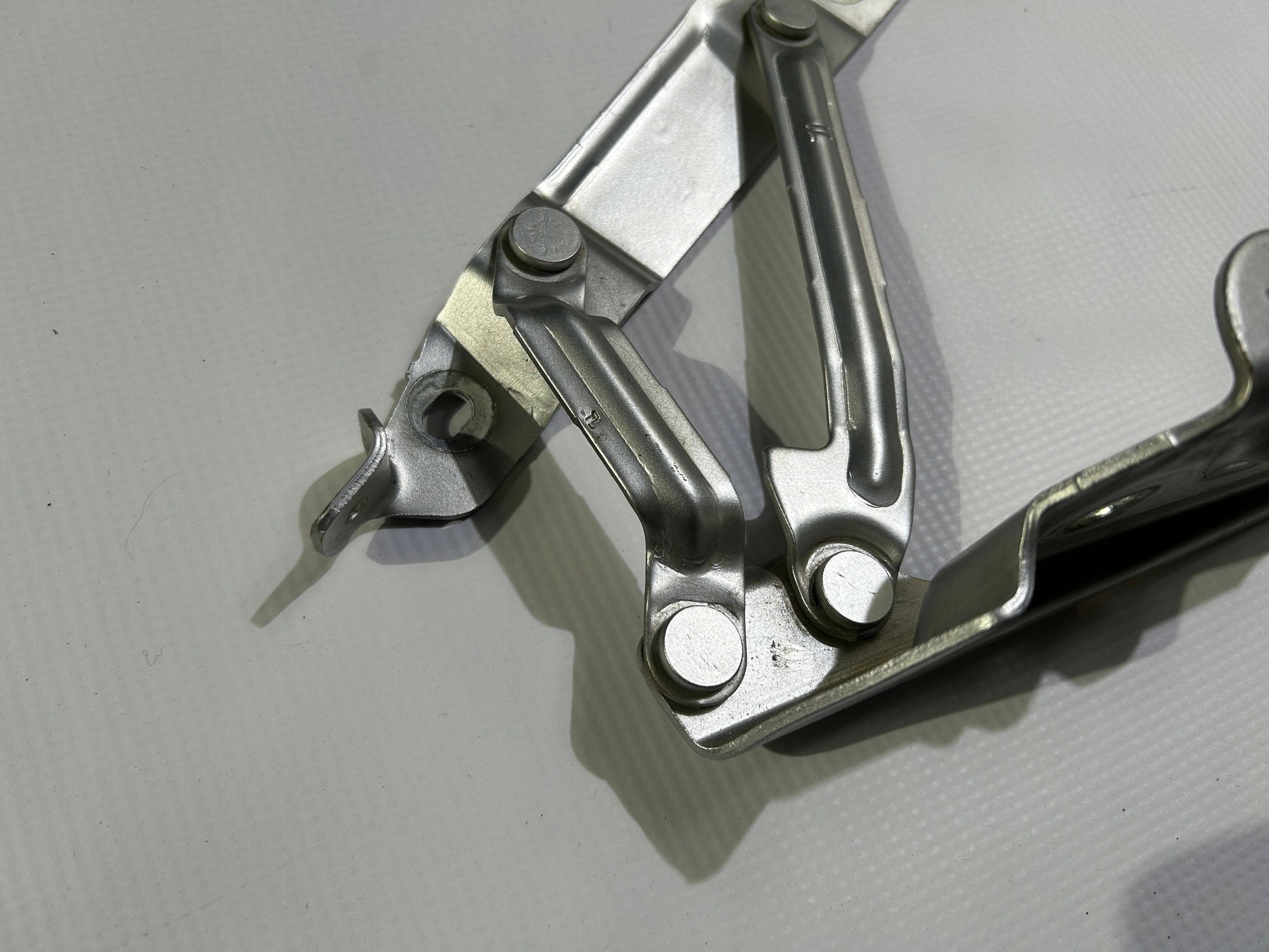 hinge bonnet boot left Dodge Challenger 2015