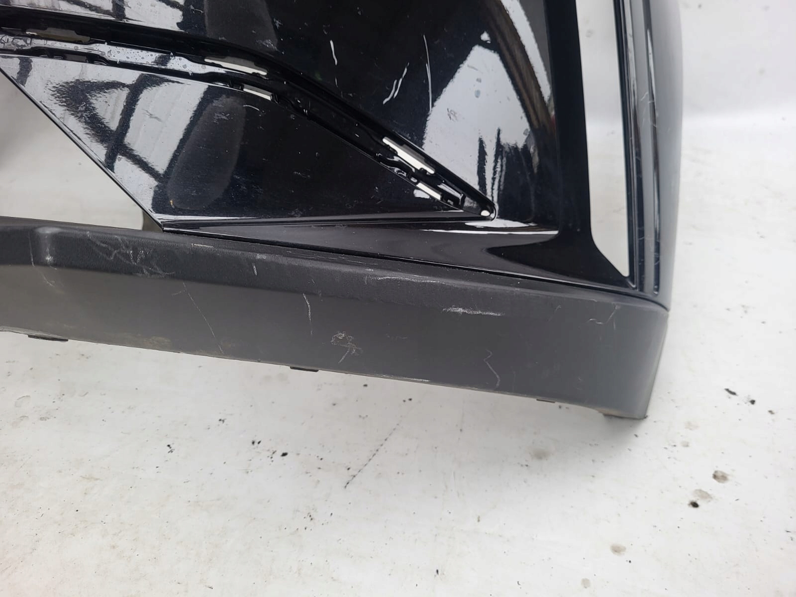 SKODA ENYAQ IV 20- bumper front front SPR PDC