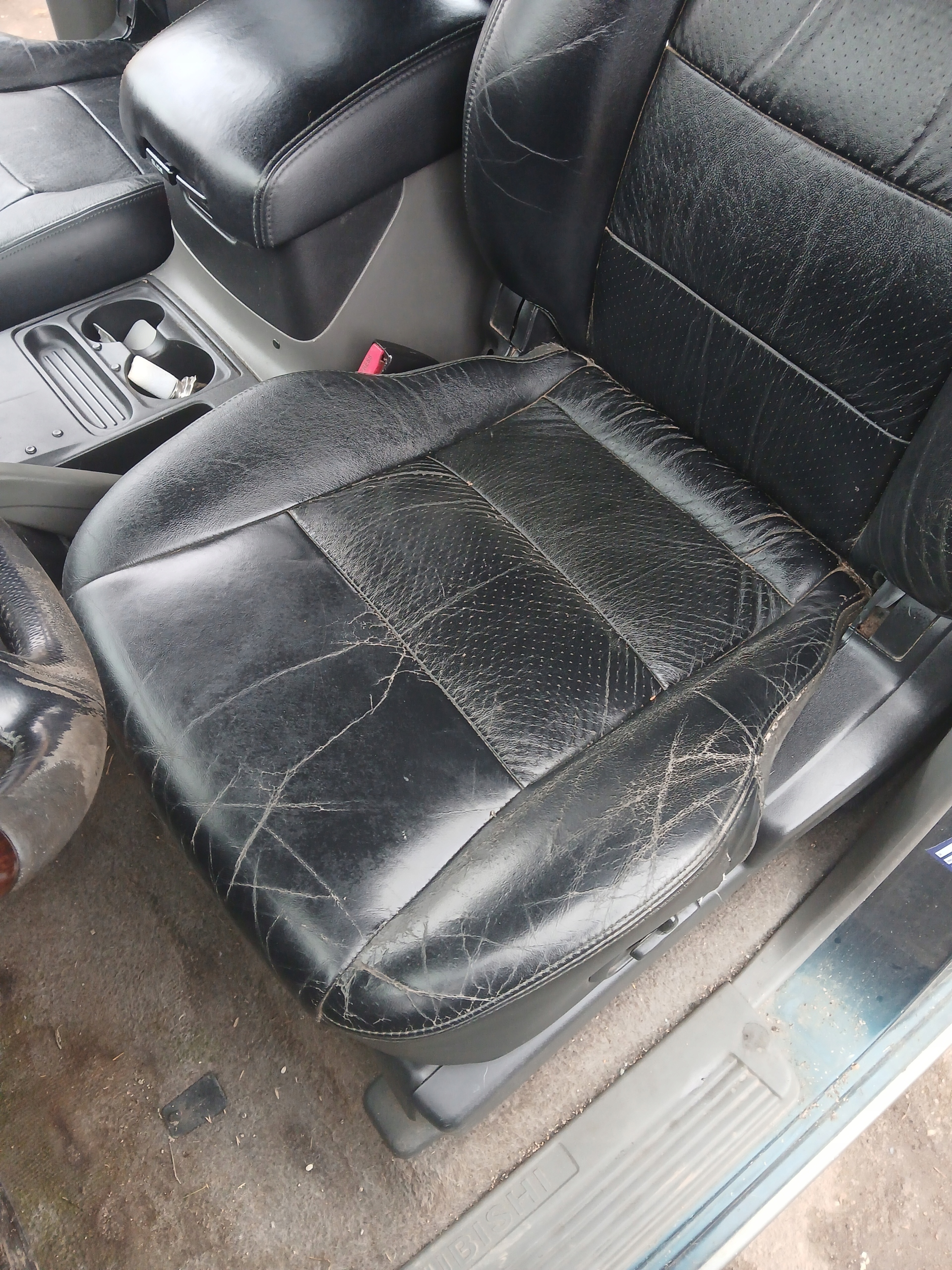 Pajero III 5d кресла , черные , комплект