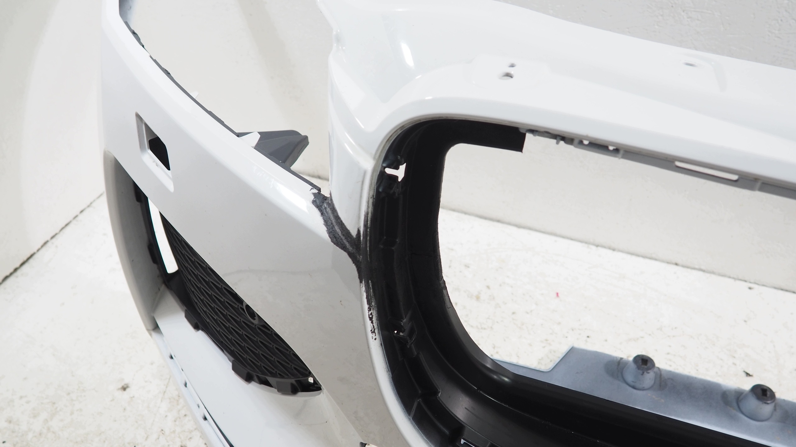 Jaguar F Pace R Dynamic lift bumper front front MK83-17F003-AA