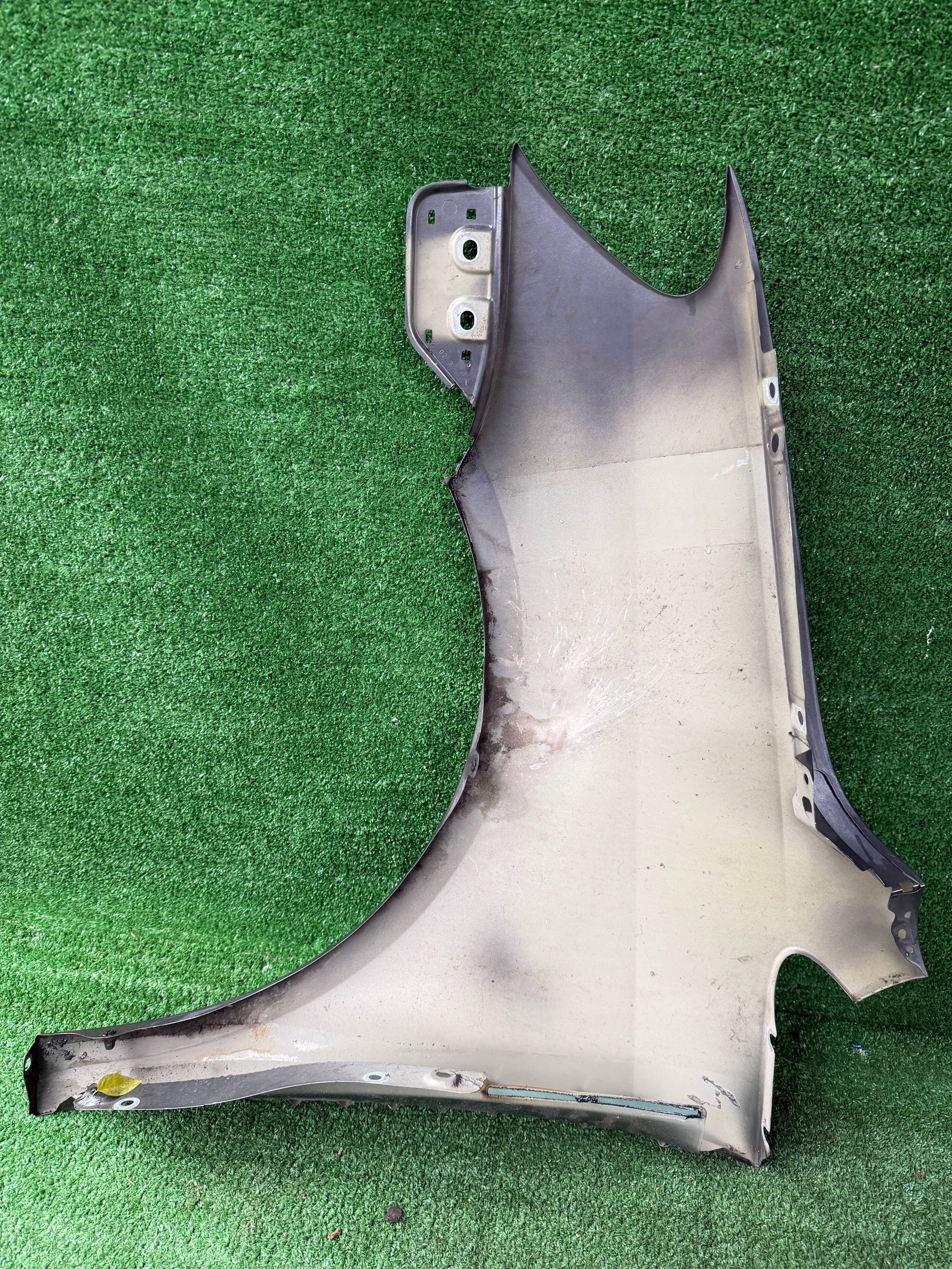 Volkswagen Caddy fender right front front
