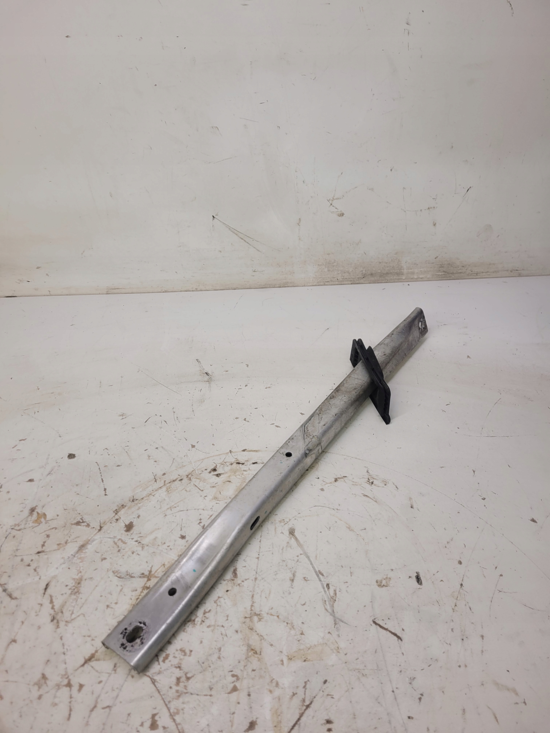 pillar NADWOZIA right AUDI A4 B9 8W0805646B