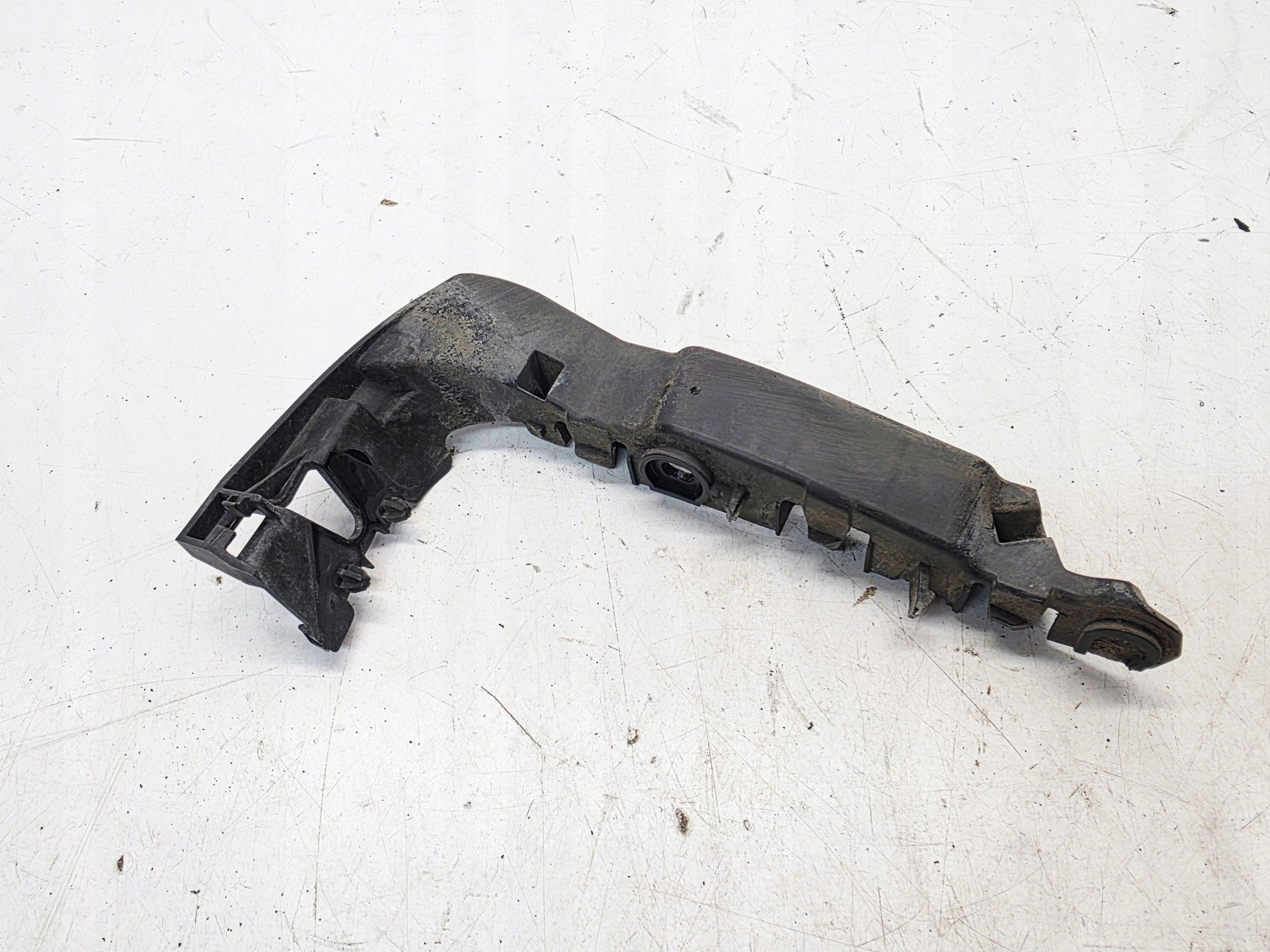 support holder of a bumper left front AUDI A3 8V 8V3 8V4 8V3807183A