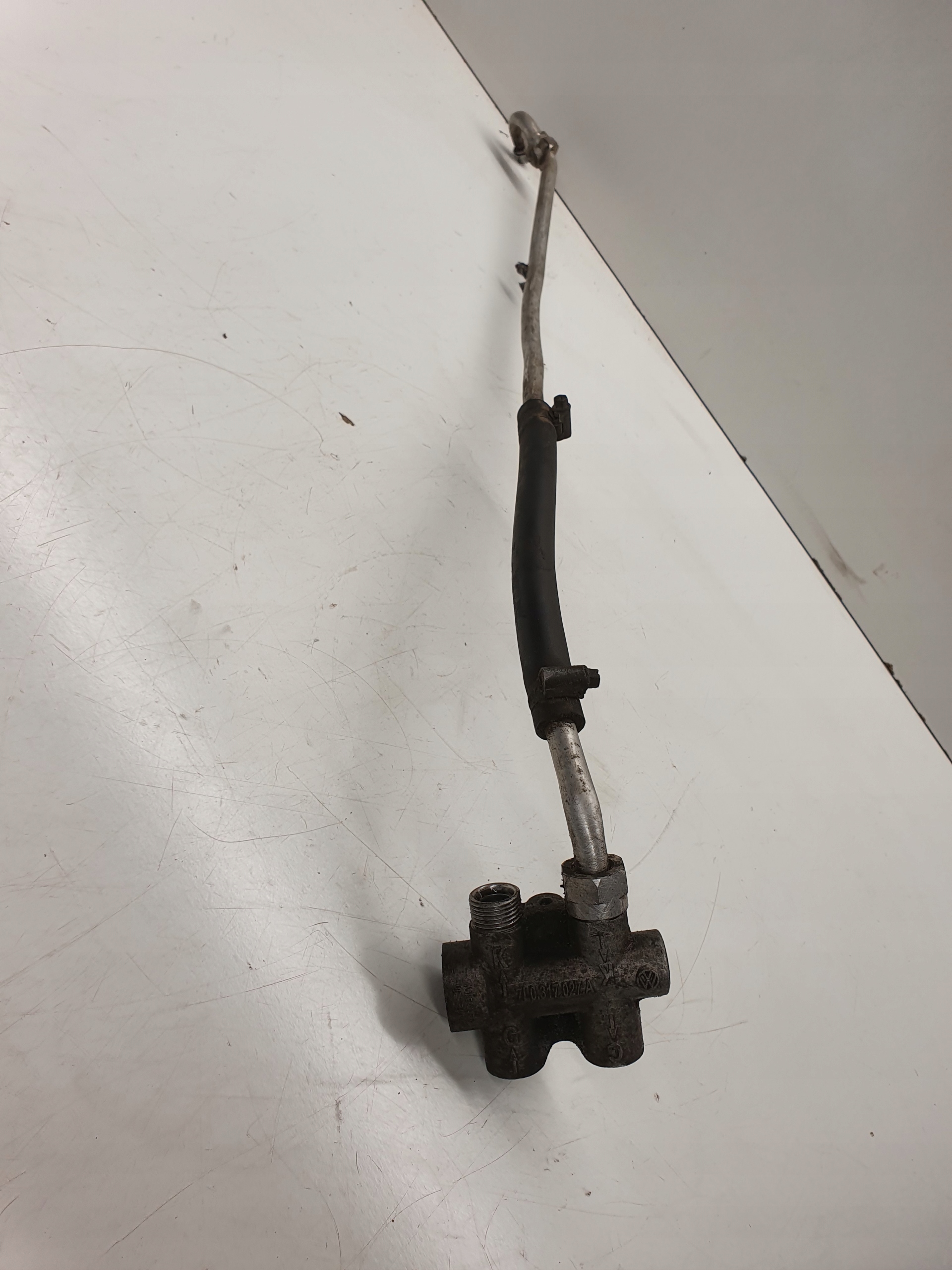 REGULATOR TEMPERATURY OLEJU AUDI Q7 LIF 7L0317027A Producent części Audi