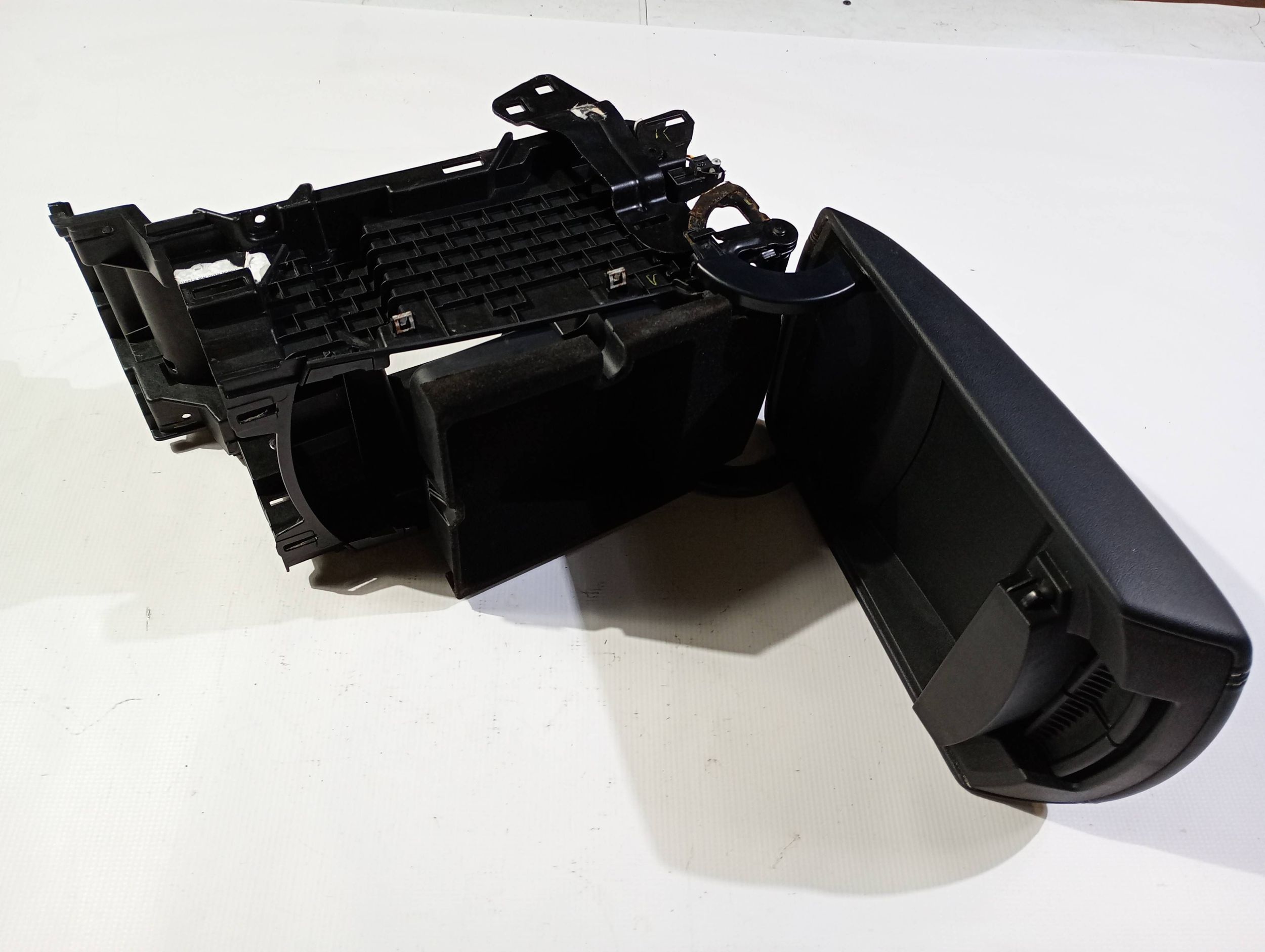 Tunel central armrest passenger compartment Ford Edge II 2015