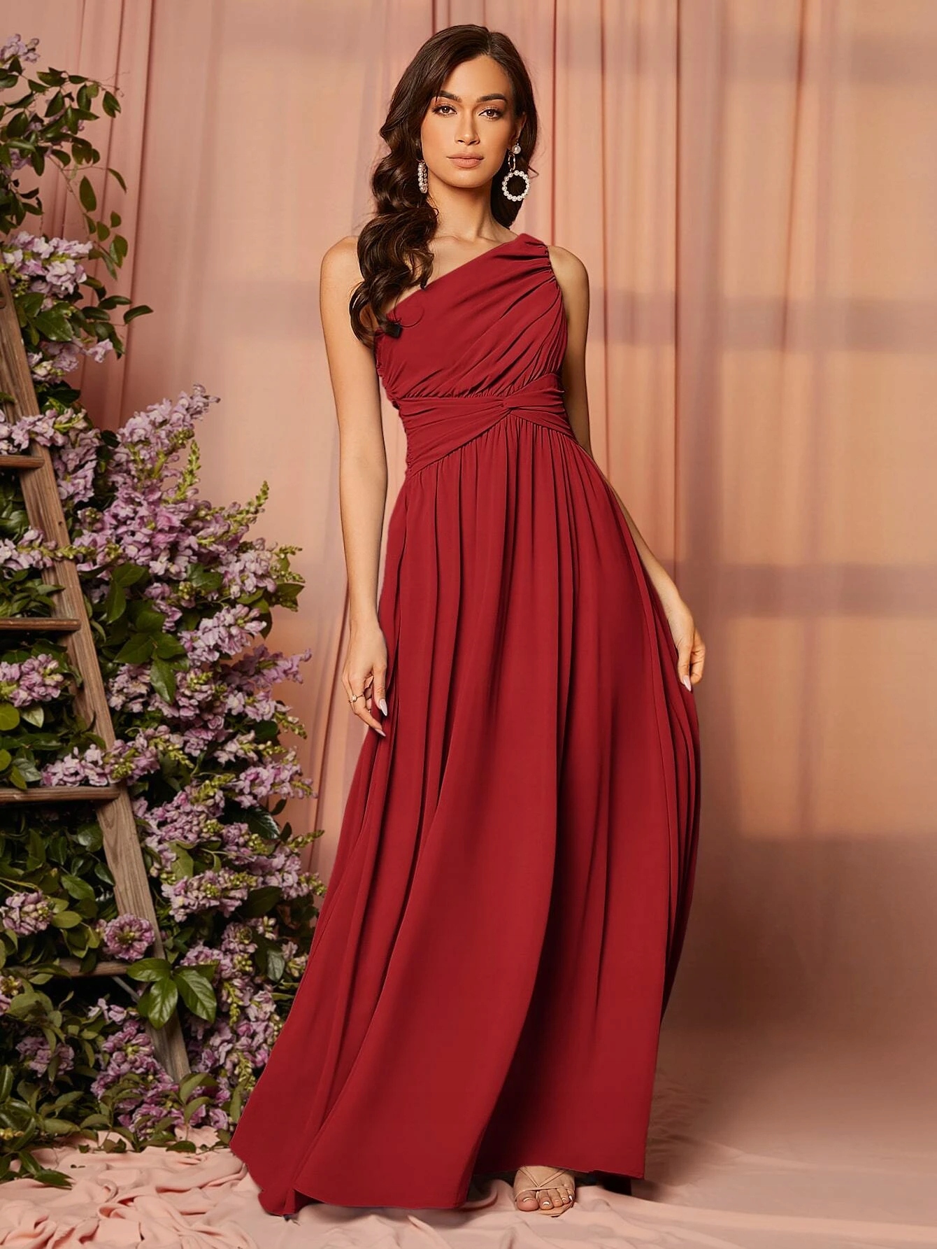 Šaty Maxi Na Jedno Rameno Řasené Červené Shein M 38