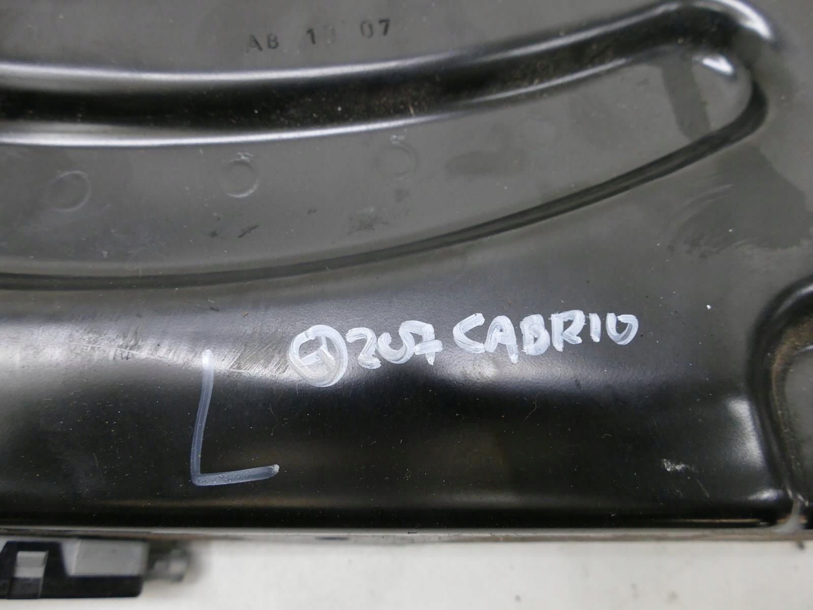 MERCEDES W207 A207 CABRIO console support left A2076440105