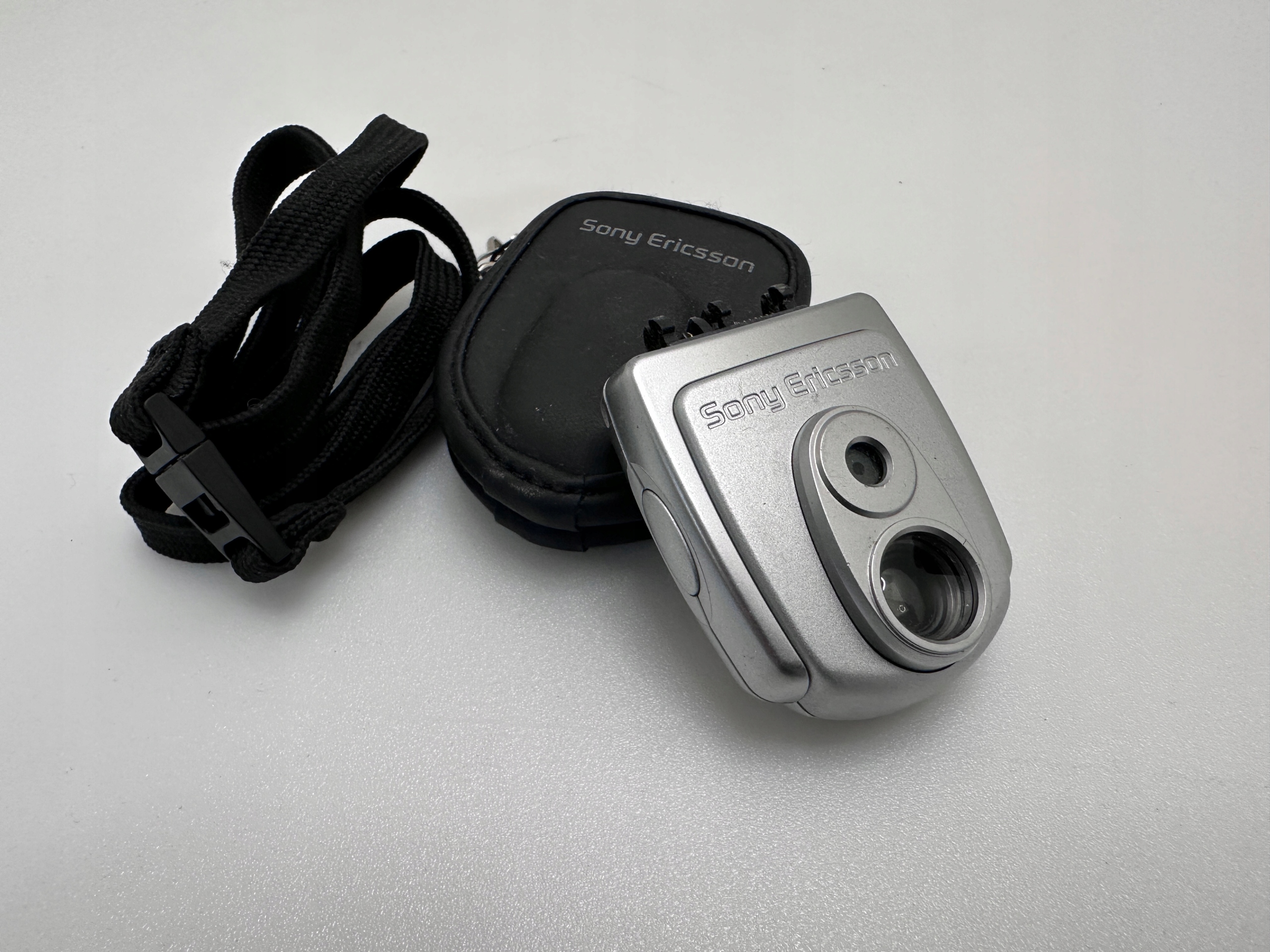 STARY APARAT SONY ERICSSON KRY 105 017 R1A typ 408 0013 W0307 (p)