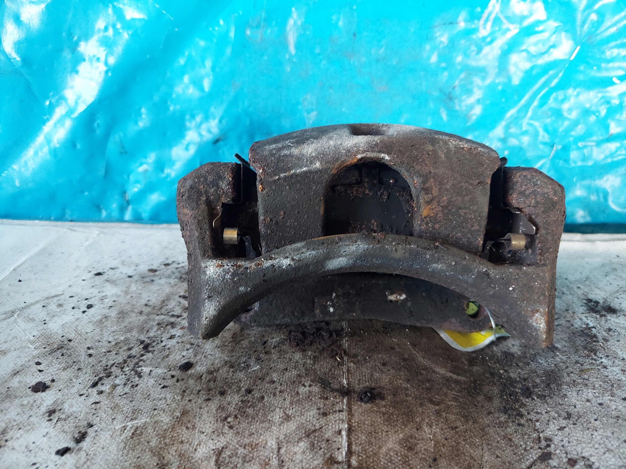 caliper FORD FIESTA MK7 1.6 TD PP 3736/E23V