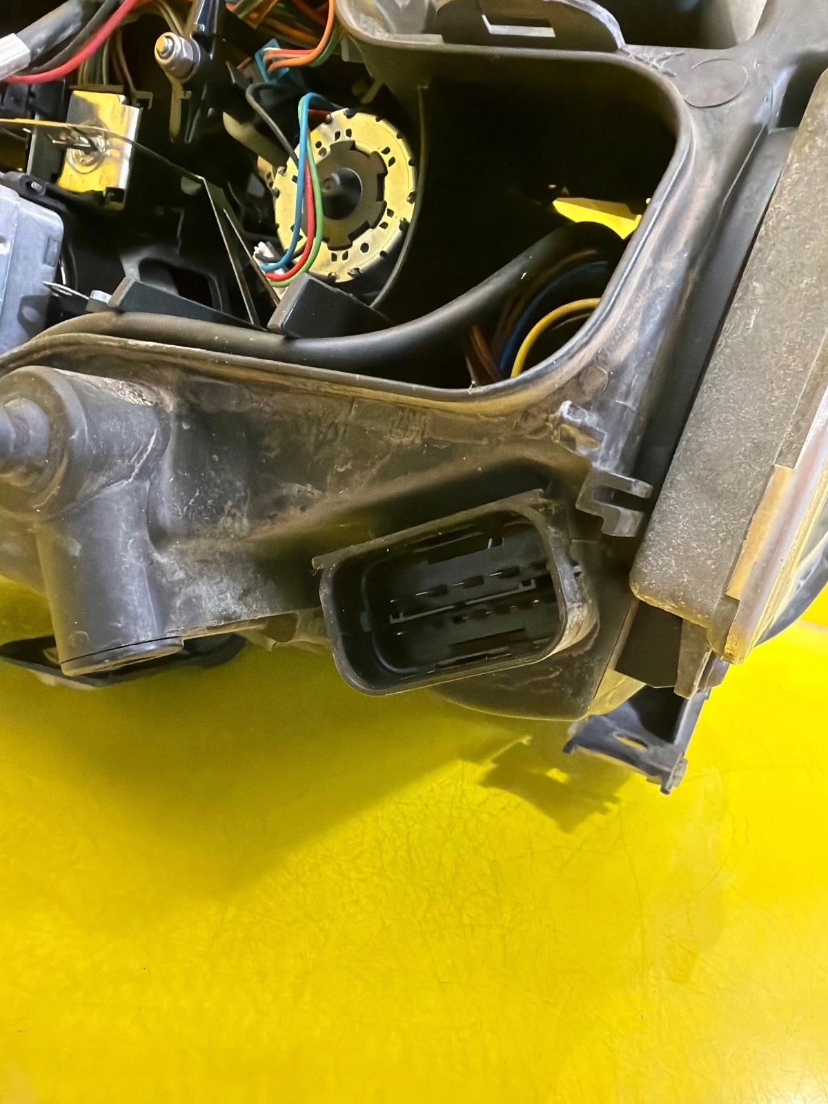 light right BMW 3 E90 E91 Xenon positioning 6942744