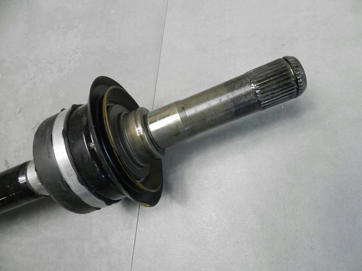 BMW M8 F91 semi-axis right rear part 8092498
