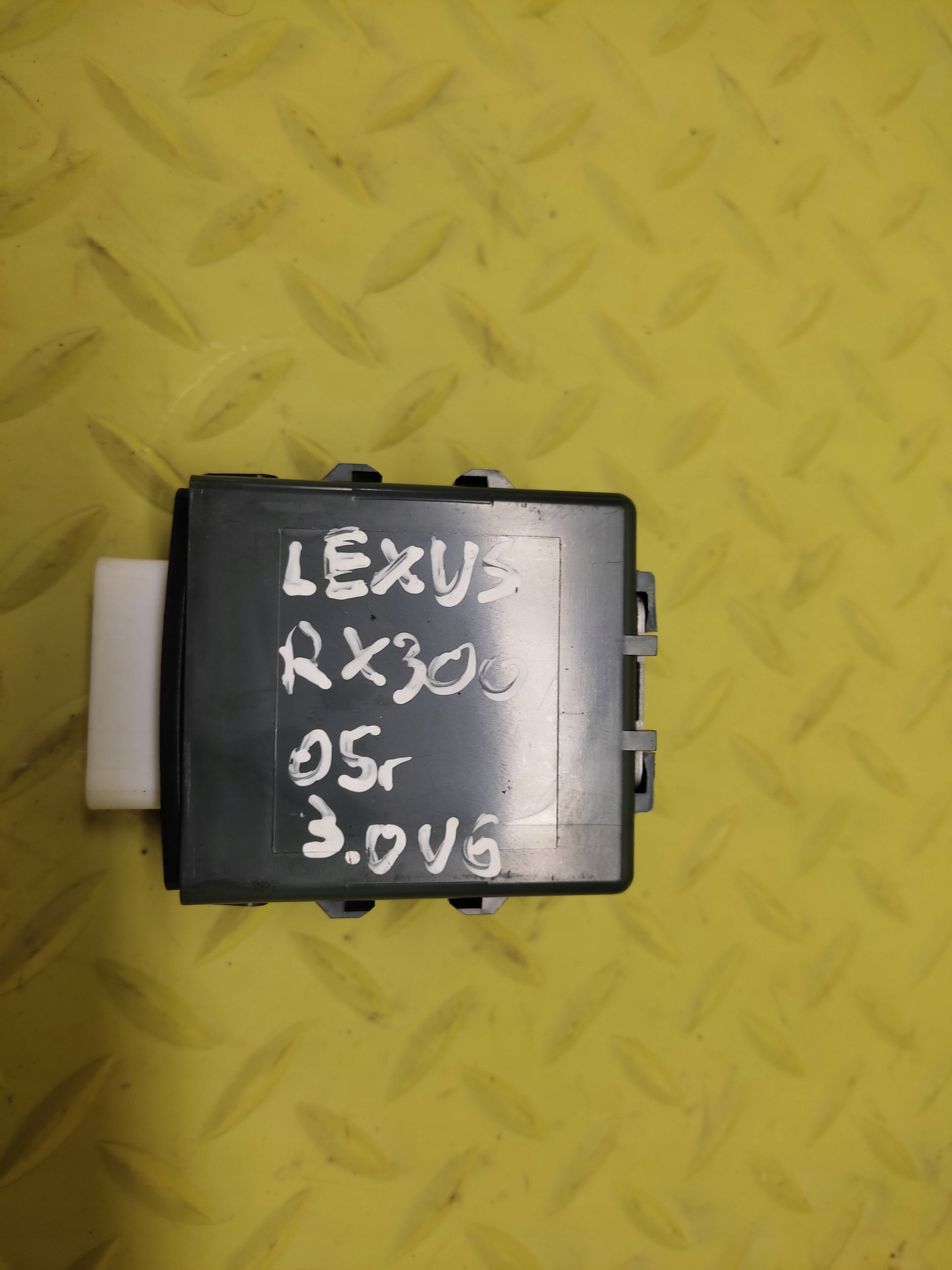 LEXUS RX300 module control unit of a lock central 8597048020