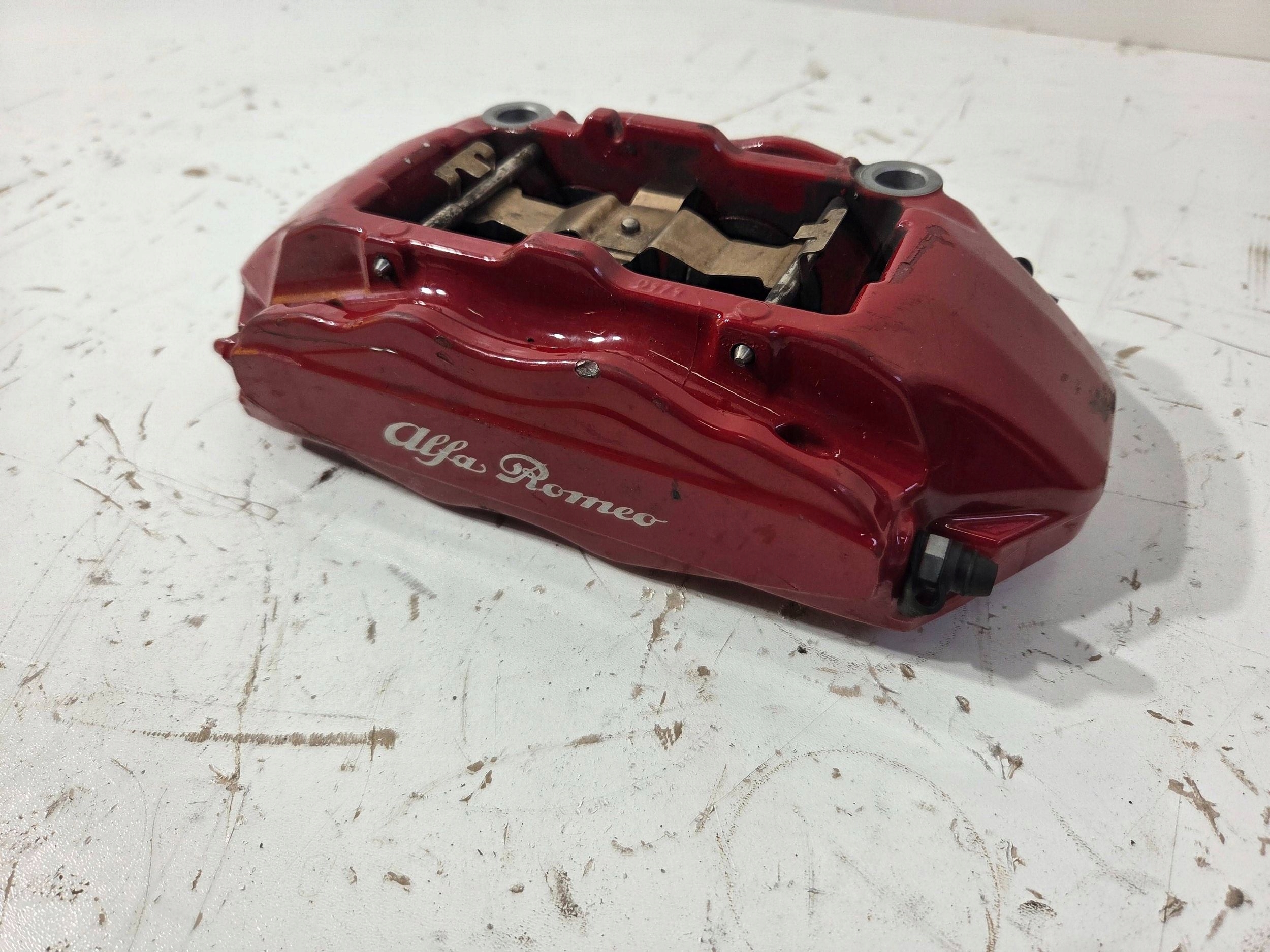 Alfa Romeo Tonale caliper brake front left 20C3420700 (b753)