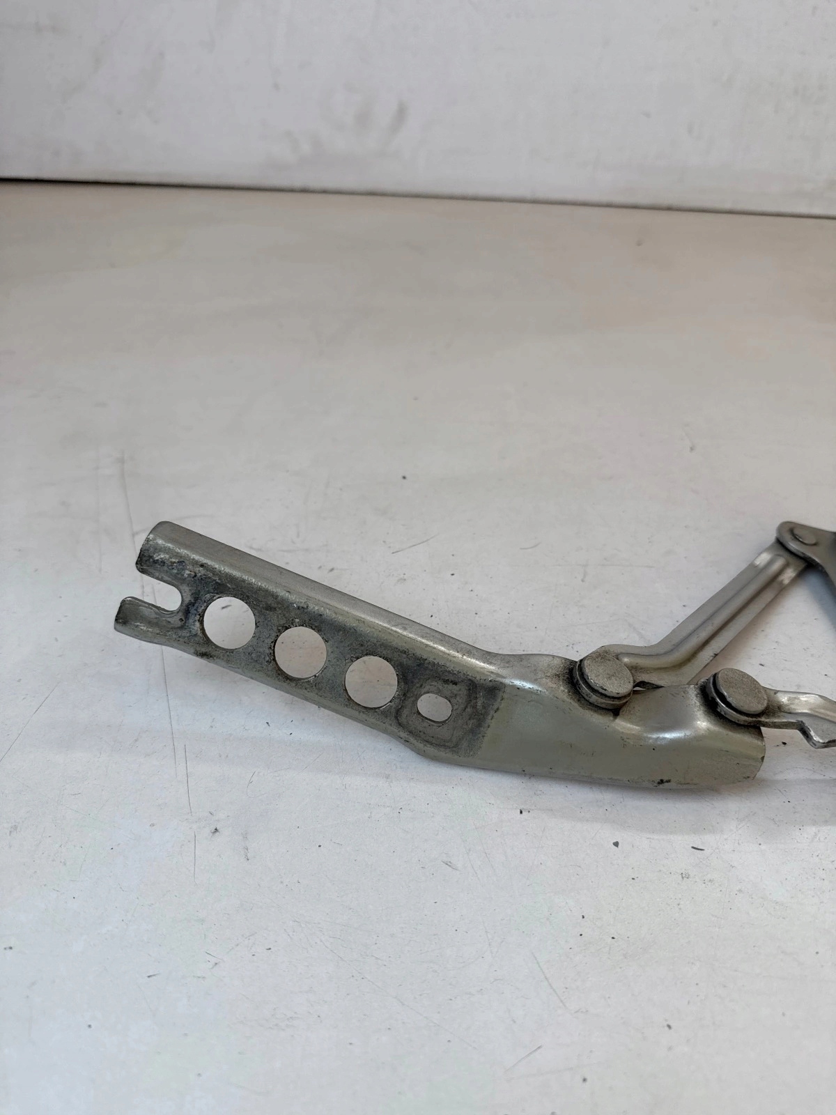 hinge bonnets front front right Skoda Roomster Fabia II