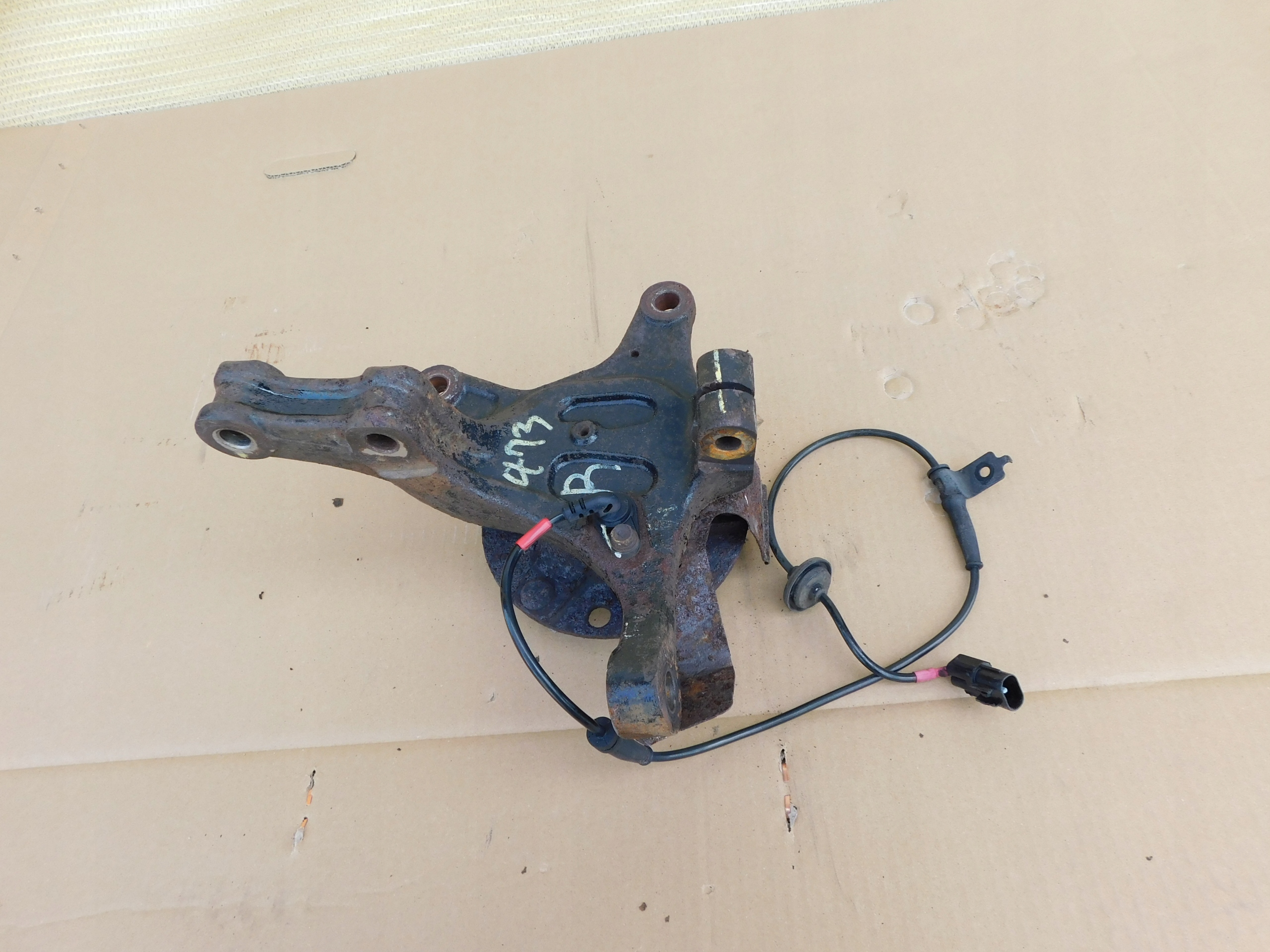 swing of the pivot right front Hyundai H1 II Starex sensor ABS original