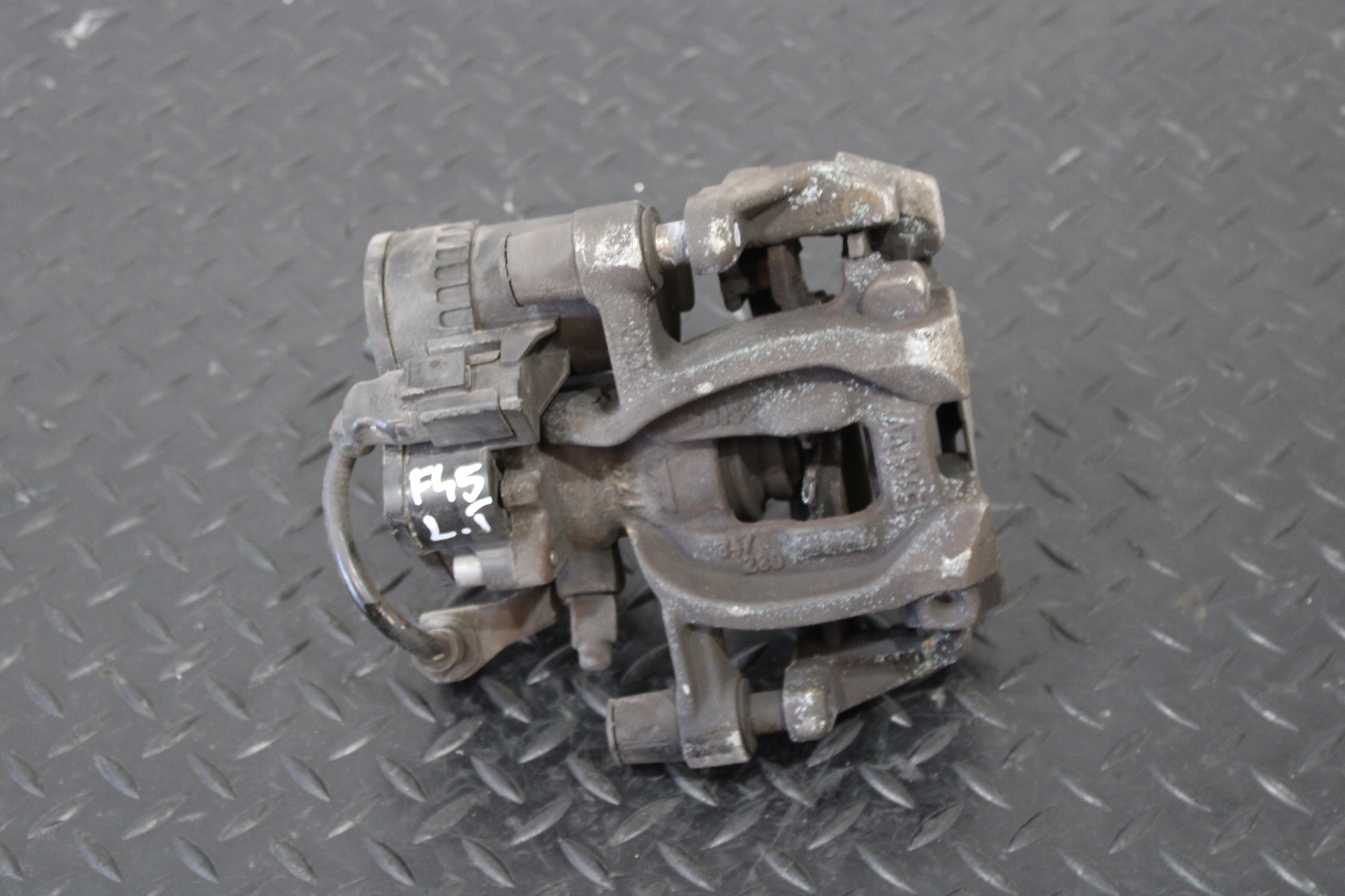 caliper brake left rear part BMW 2 F45 ACTIVE TOURER